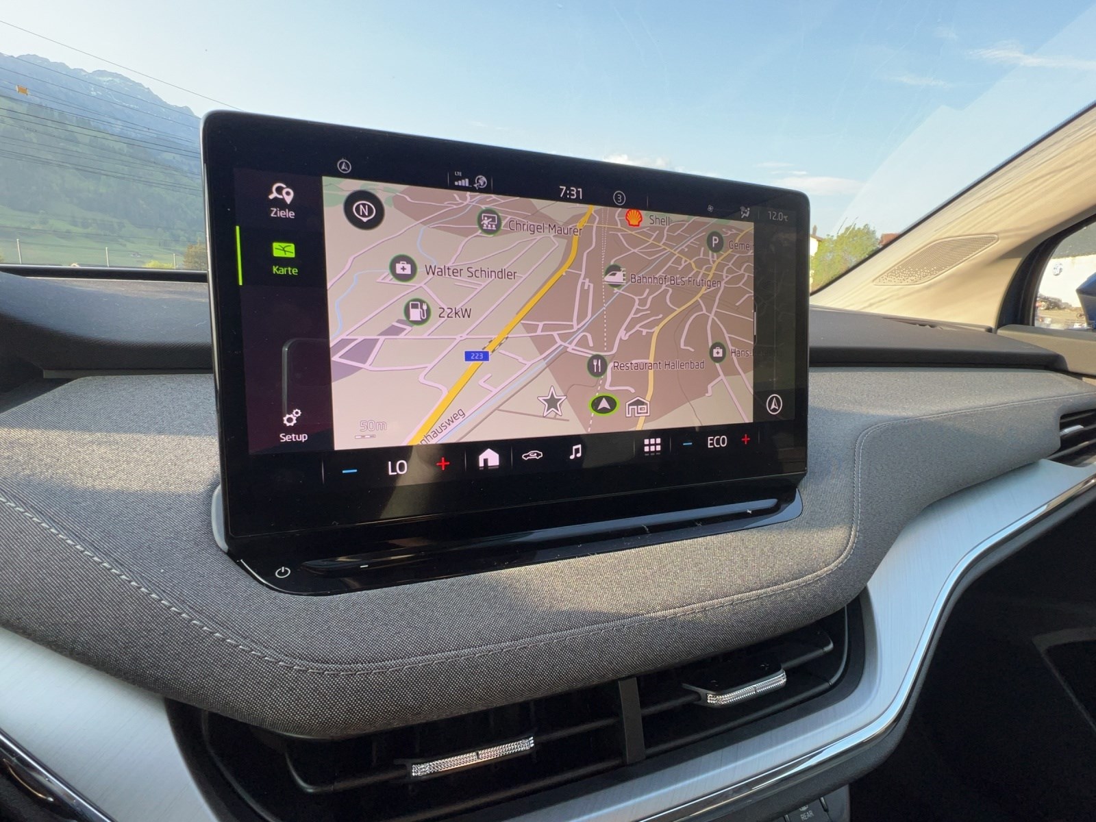 SKODA Enyaq iV 60-image-8