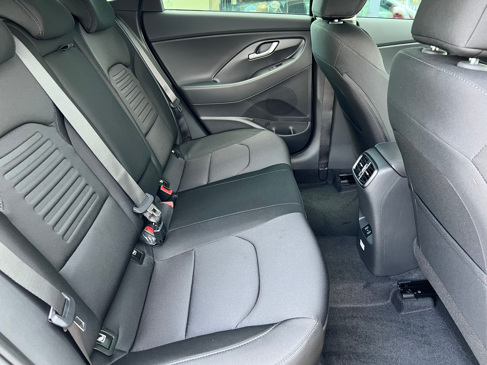 Image HYUNDAI I30 i30 Wagon 1.5 T-GDi Amplia 48V MH DCT