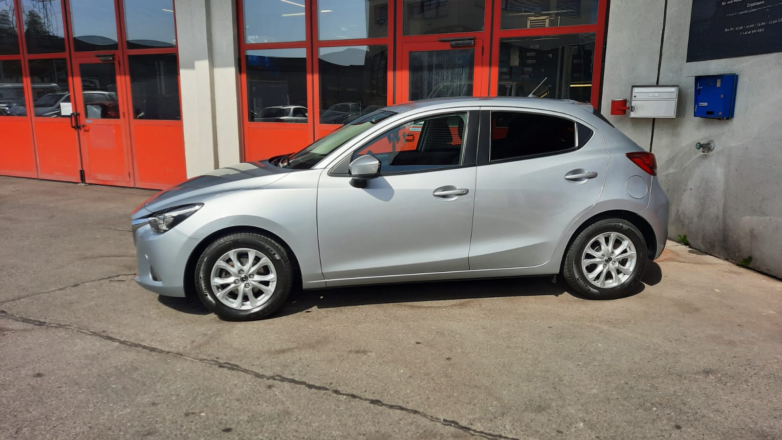 MAZDA 2 SKYACTIV-G 90 Ambition Plus Automat-showroom-element-2