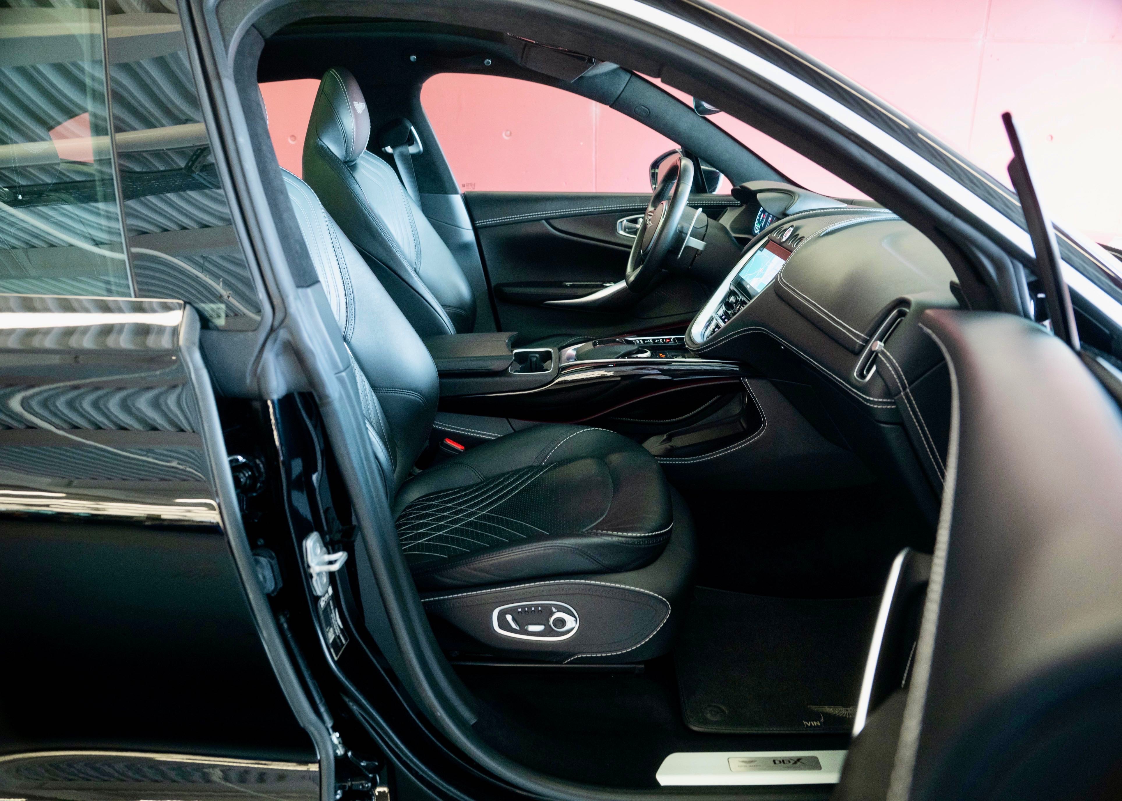 Image ASTON-MARTIN DBX DBX 4.0 V8 (1st hand, perfect condition, full Aston Martin history)