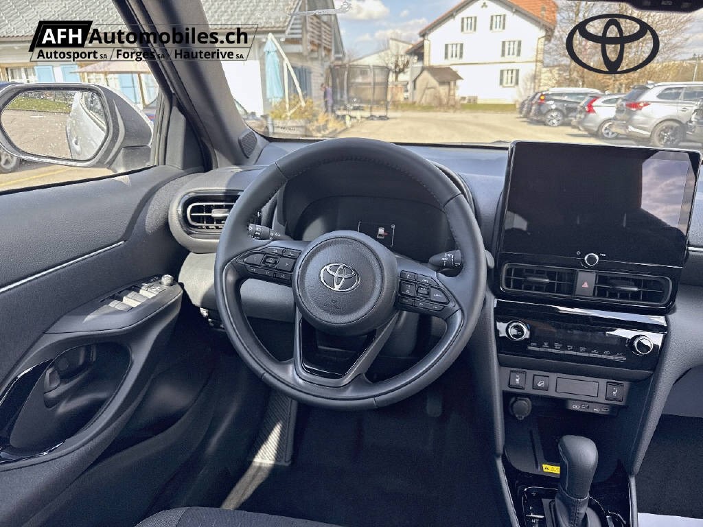 TOYOTA Yaris Cross 1.5 VVT-i HSD Trend AWD-i-showroom-element-2