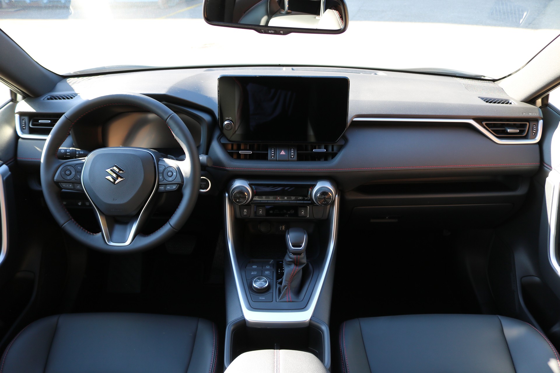 SUZUKI Across 2.5 Plug-in-Hybrid Compact Top E-CVT-showroom-element-3