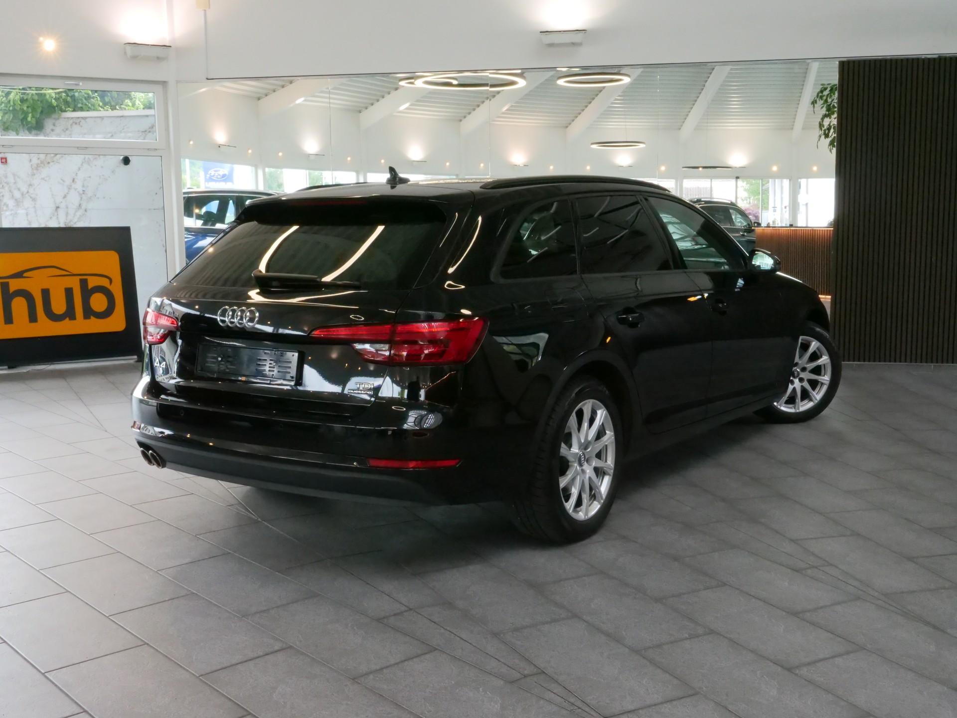 AUDI A4 Avant 2.0 TDI quattro S-tronic-showroom-element-3
