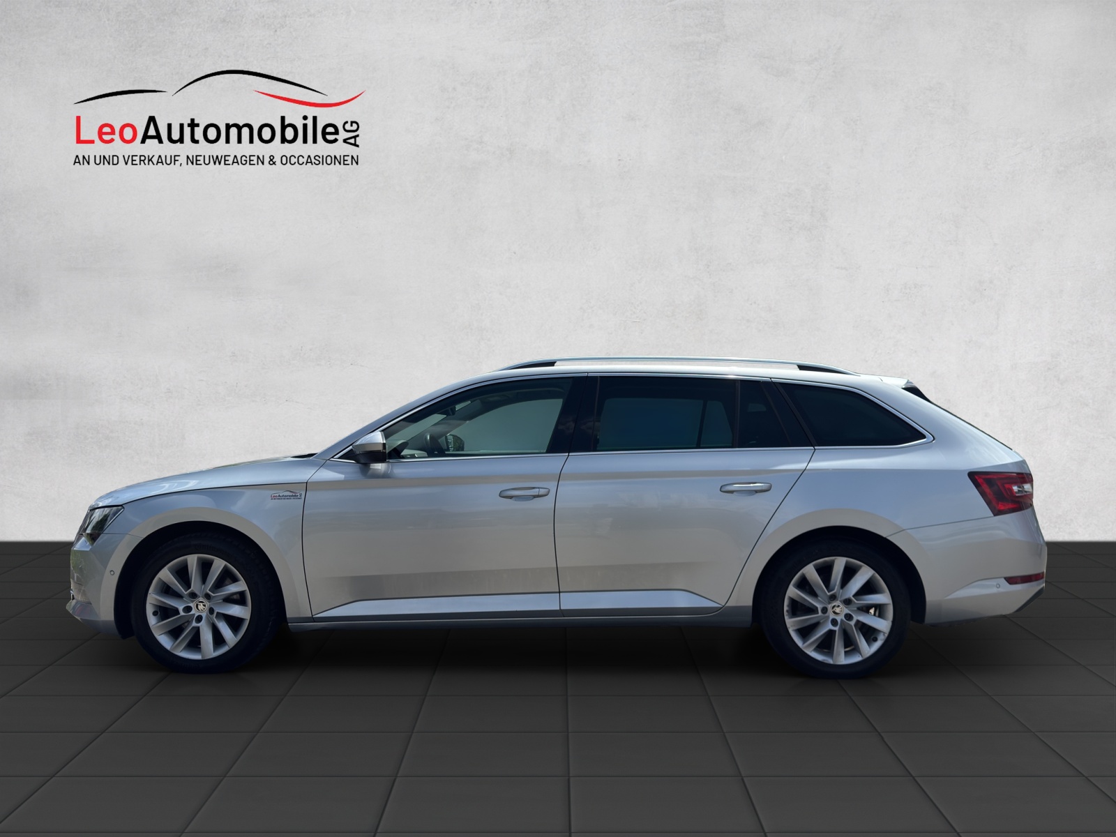 SKODA Superb Combi 2.0 TDi Style 4x4 DSG-showroom-element-1