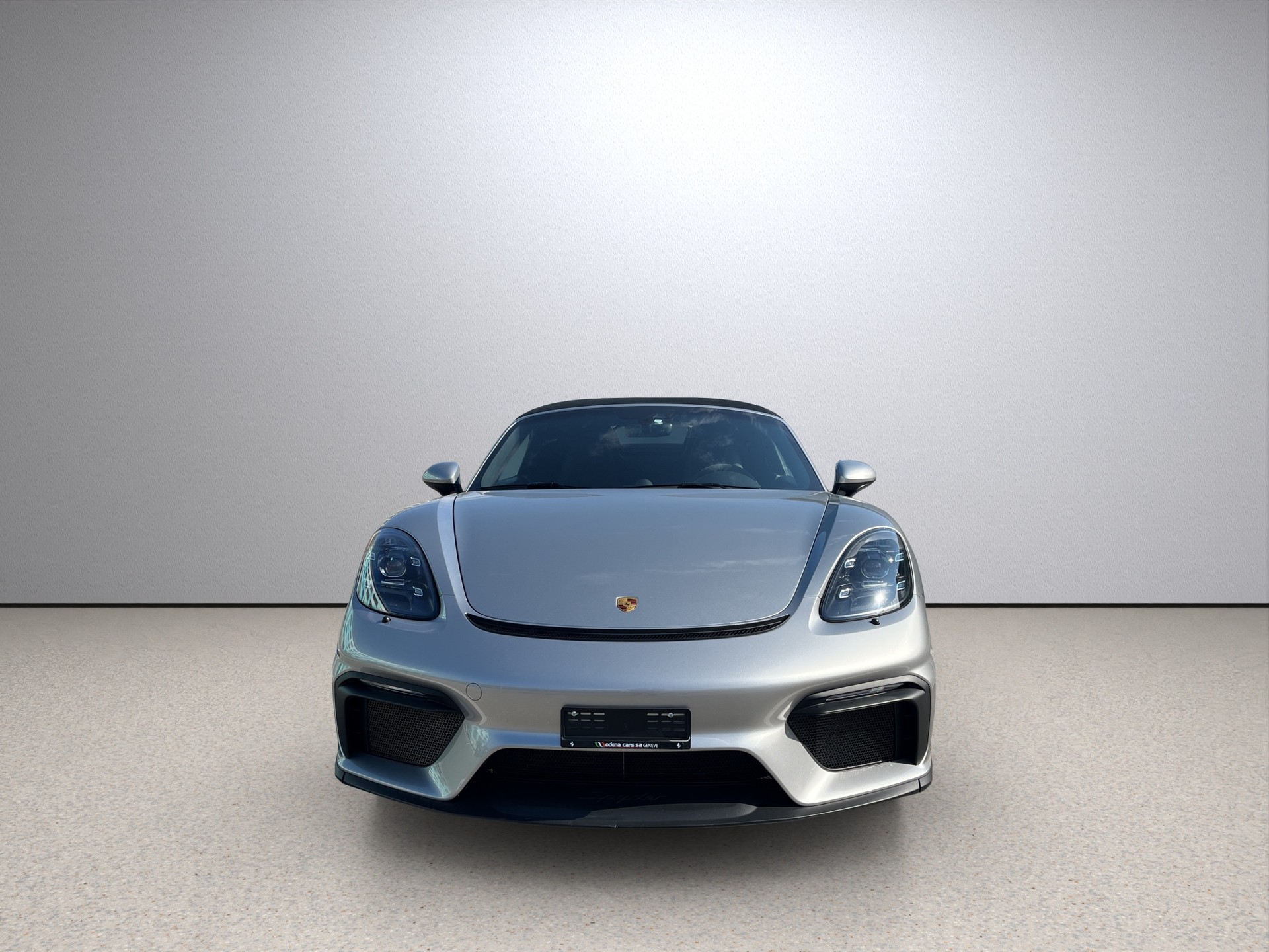 PORSCHE 718 SPYDER-showroom-element-1