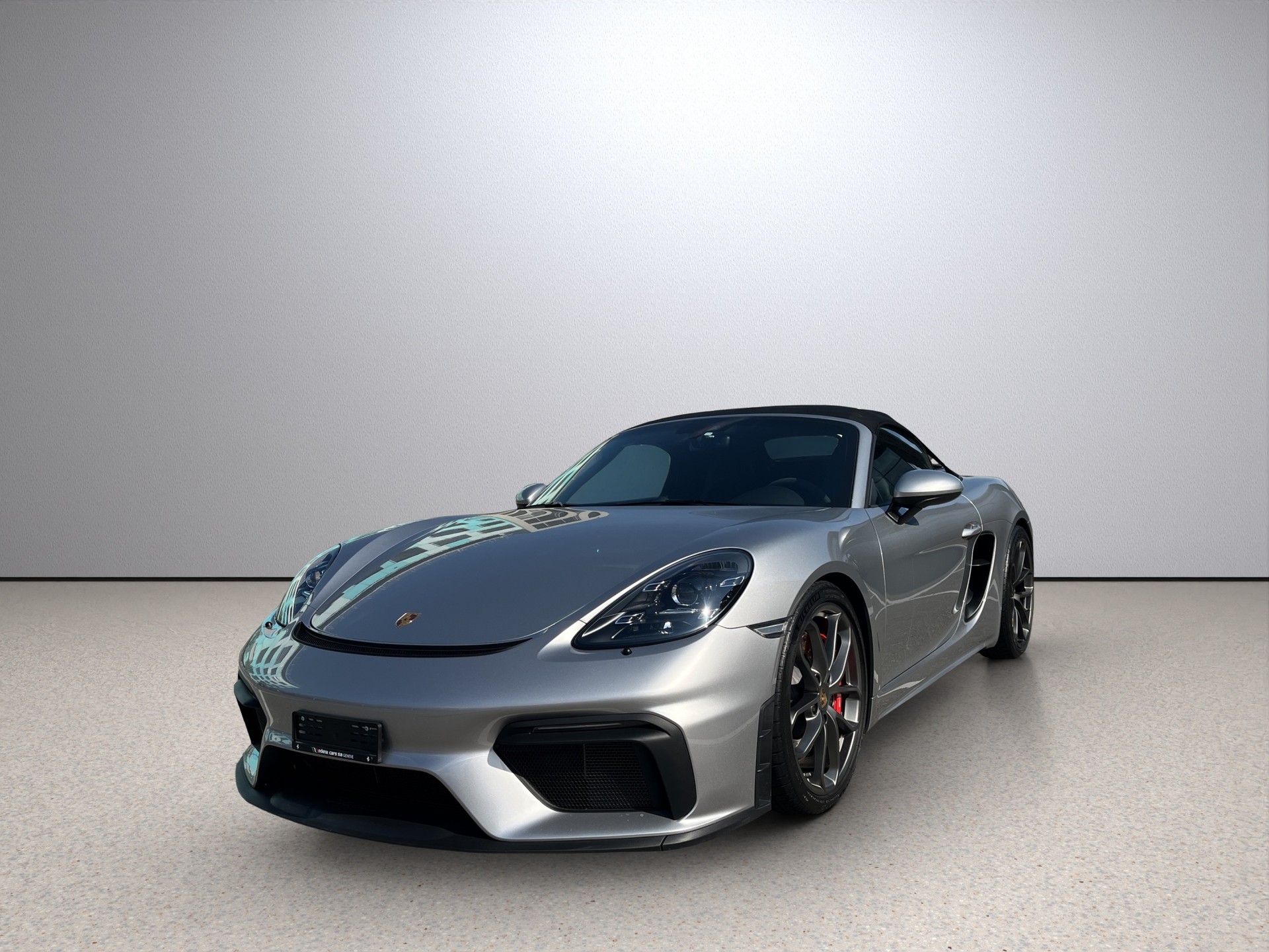 PORSCHE 718 SPYDER-showroom-element-2