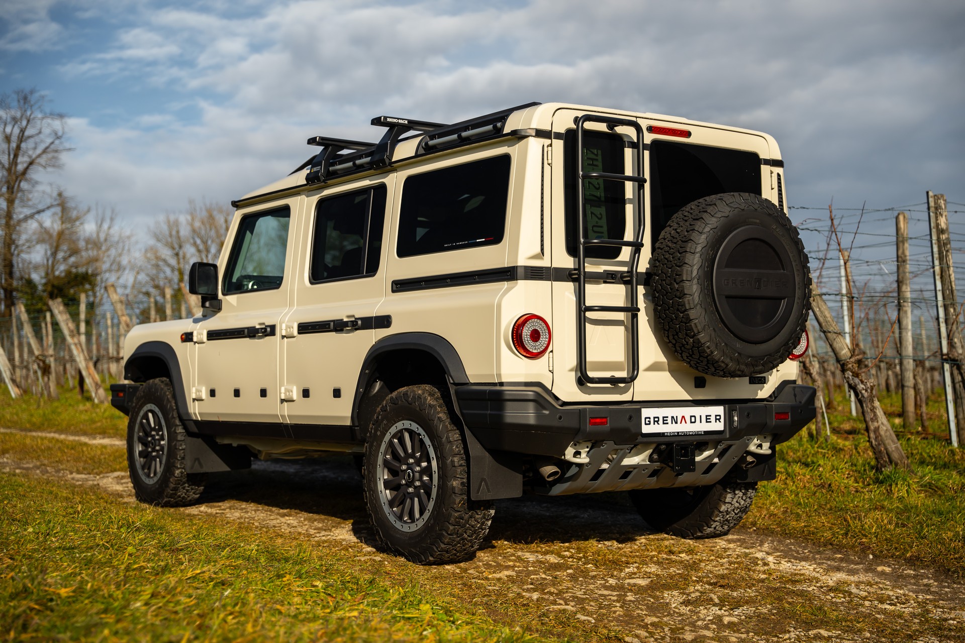 INEOS Grenadier 3.0D Fieldmaster Edition-showroom-element-3