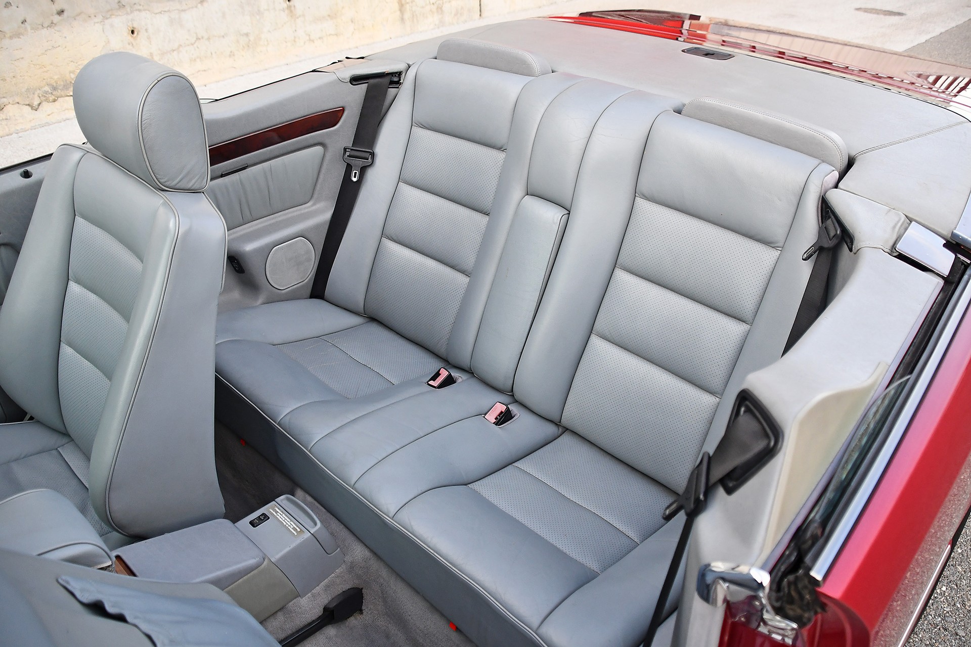 MERCEDES-BENZ E 320 Cabrio-image-10