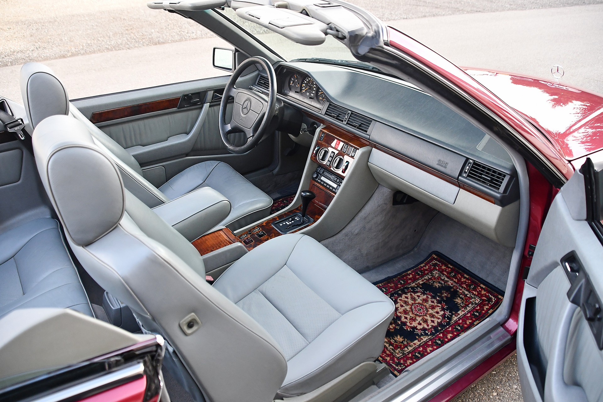 MERCEDES-BENZ E 320 Cabrio-image-9