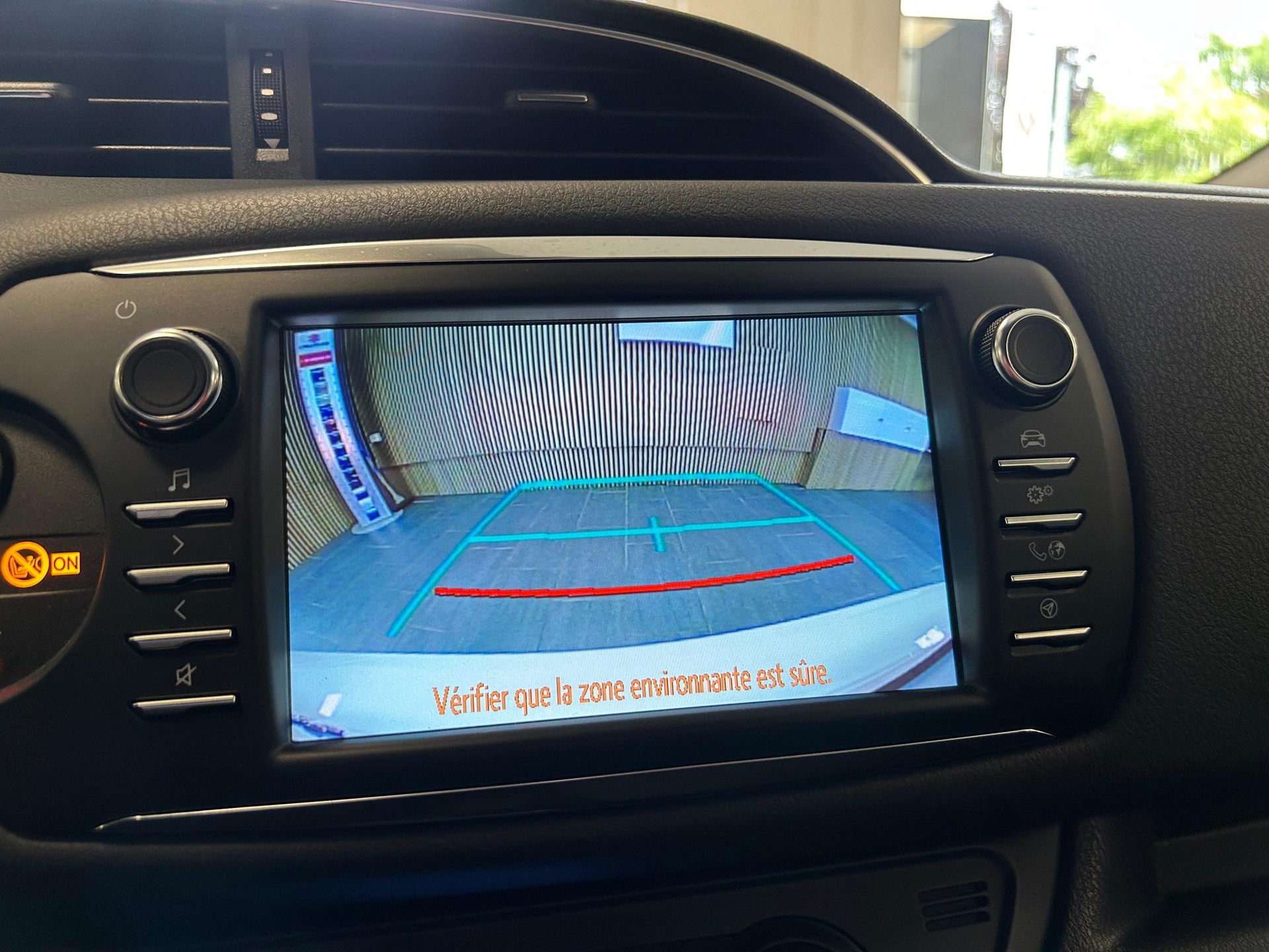 TOYOTA Yaris 1.5 VVT-i HSD Comfort-image-11