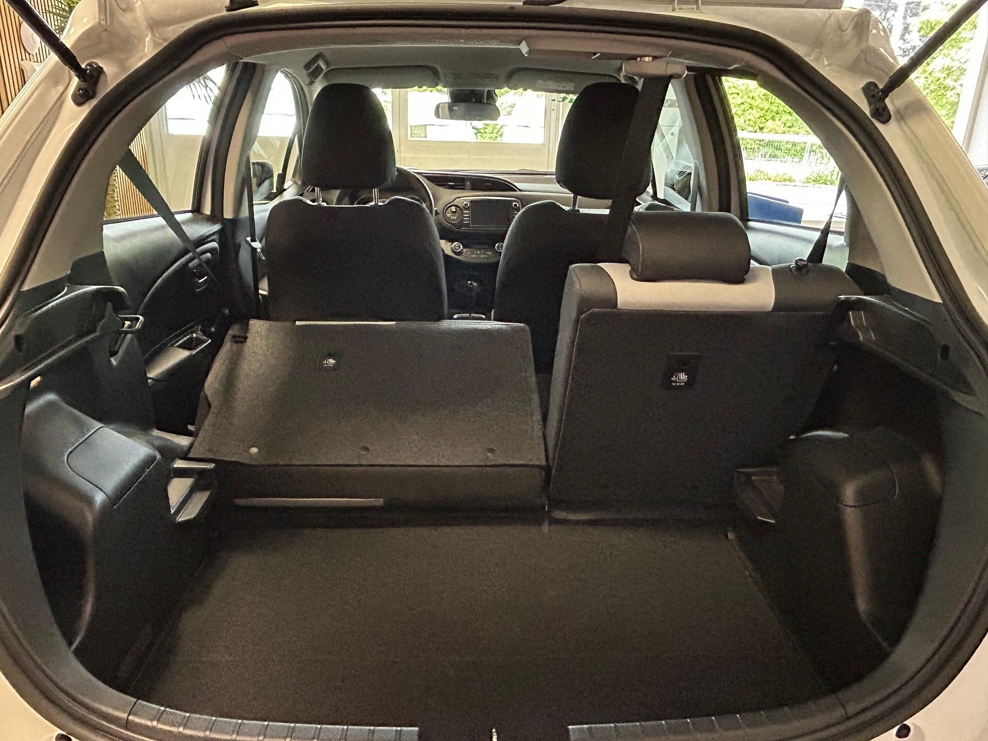 TOYOTA Yaris 1.5 VVT-i HSD Comfort-image-17