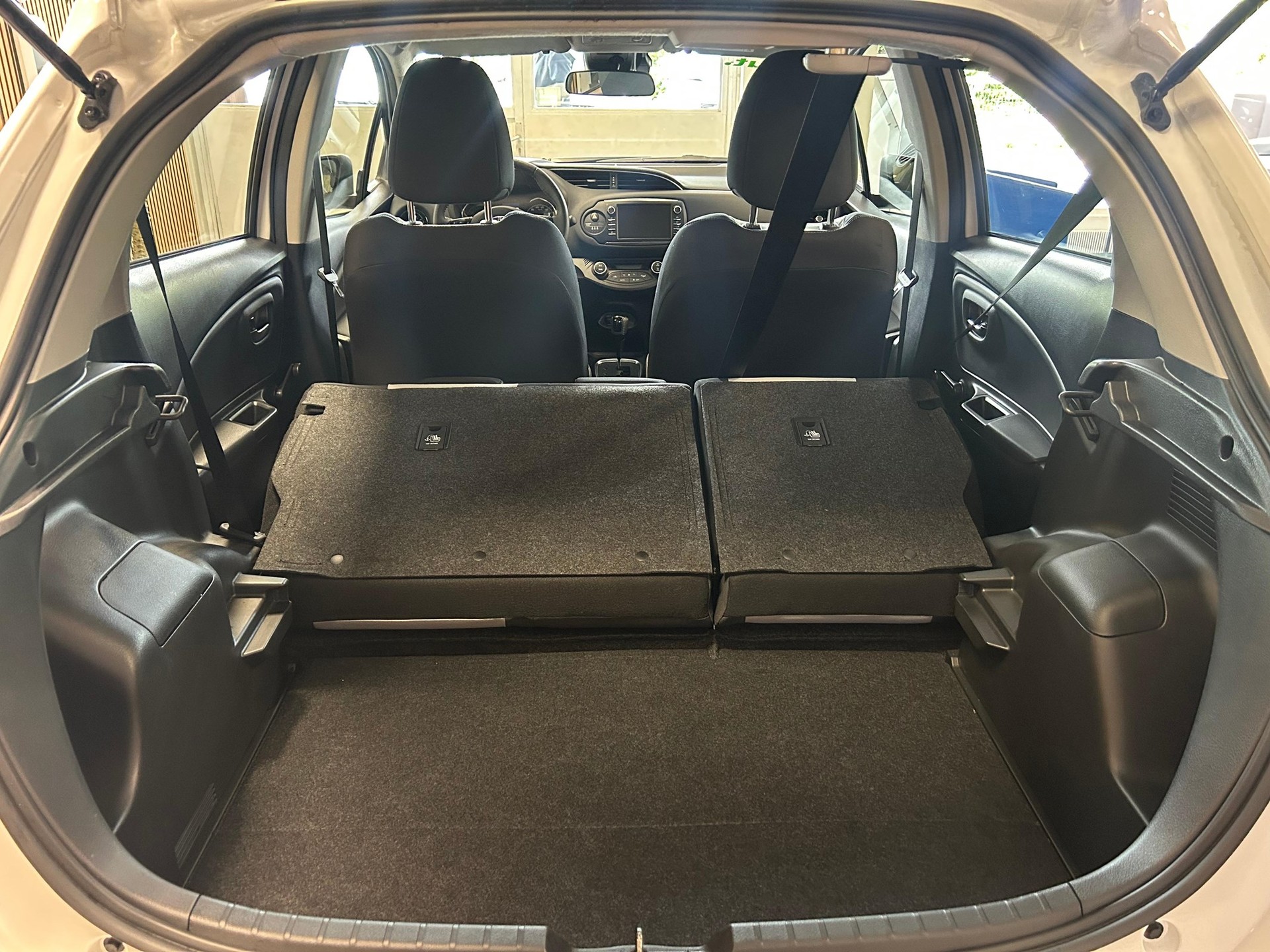 TOYOTA Yaris 1.5 VVT-i HSD Comfort-image-18