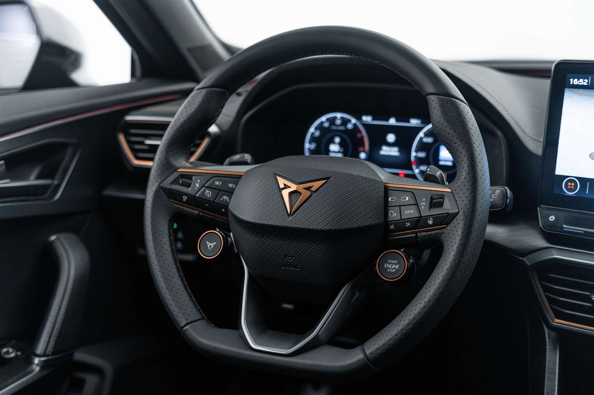 CUPRA Formentor 2.0TSI 310PS VZ 4Drive DSG-image-8