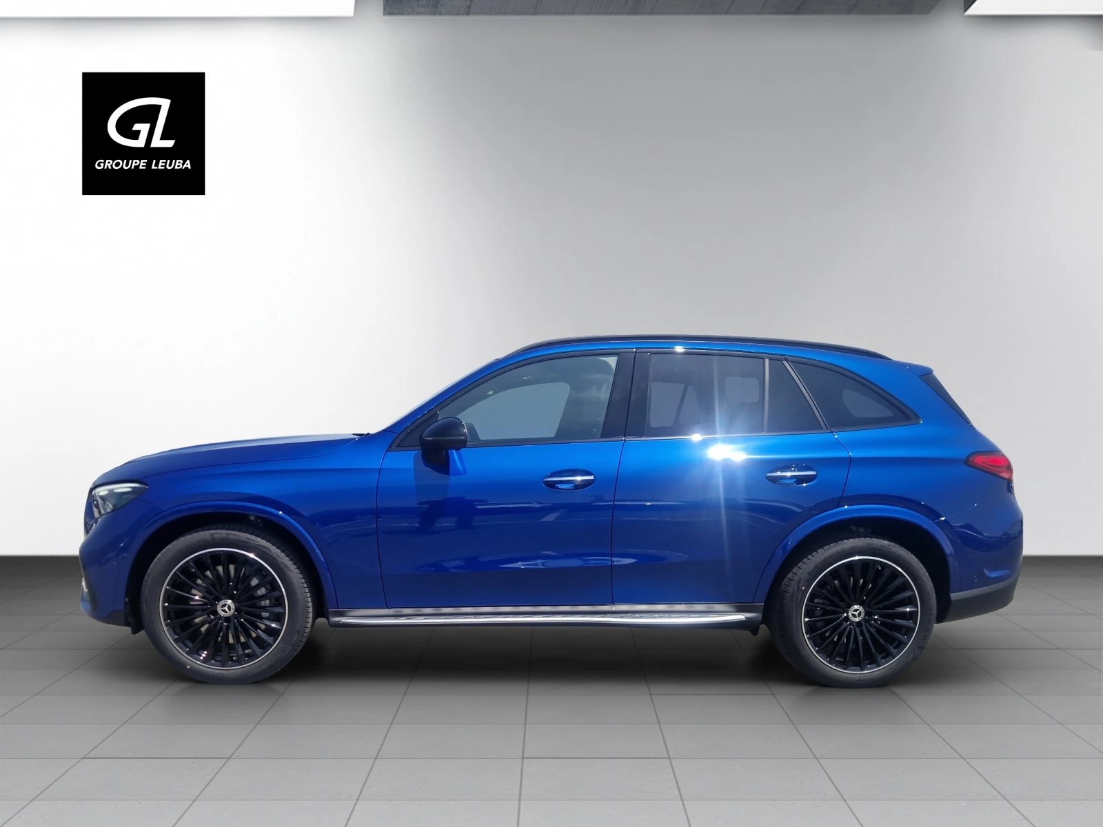 MERCEDES-BENZ GLC 300 4Matic 9G-Tronic-showroom-element-2