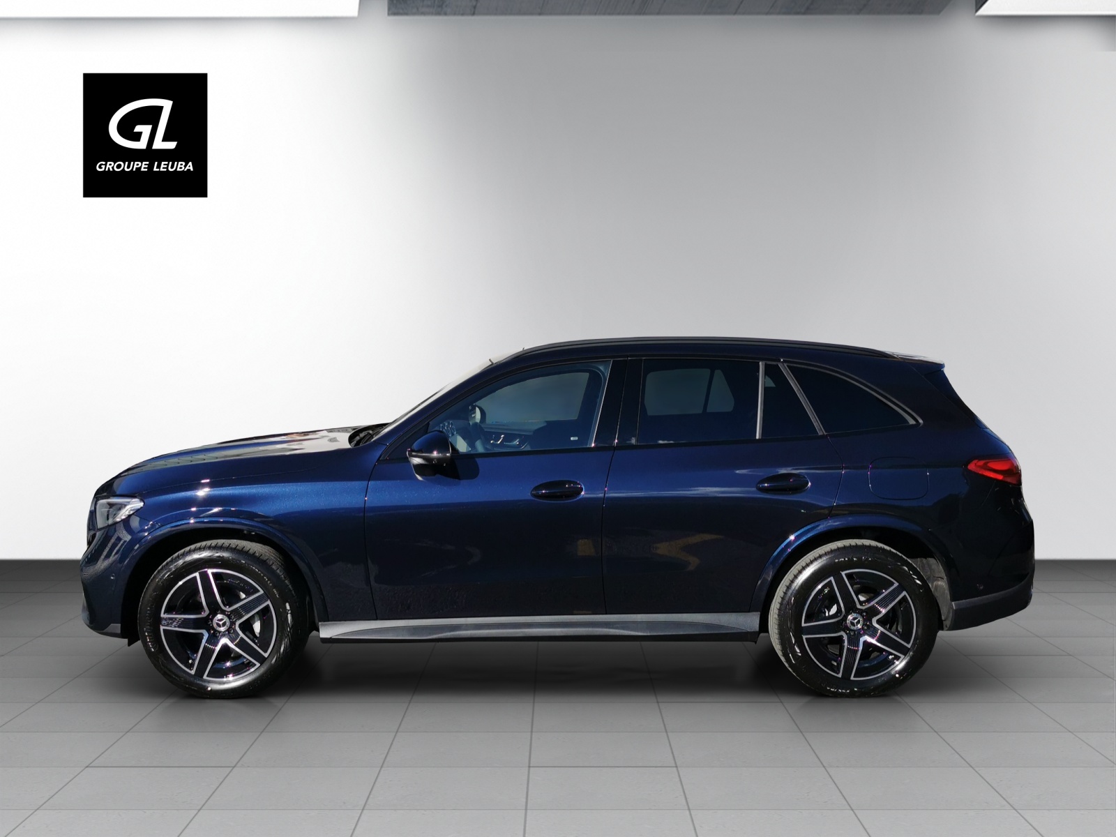 MERCEDES-BENZ GLC 300 e 4M 9G-Tronic-showroom-element-2