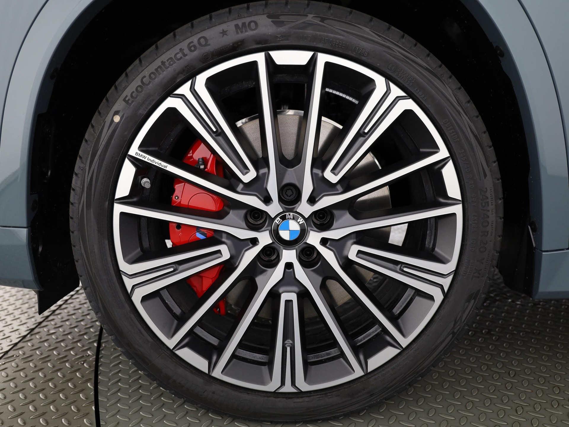 BMW iX1 30 xDrive-showroom-element-3