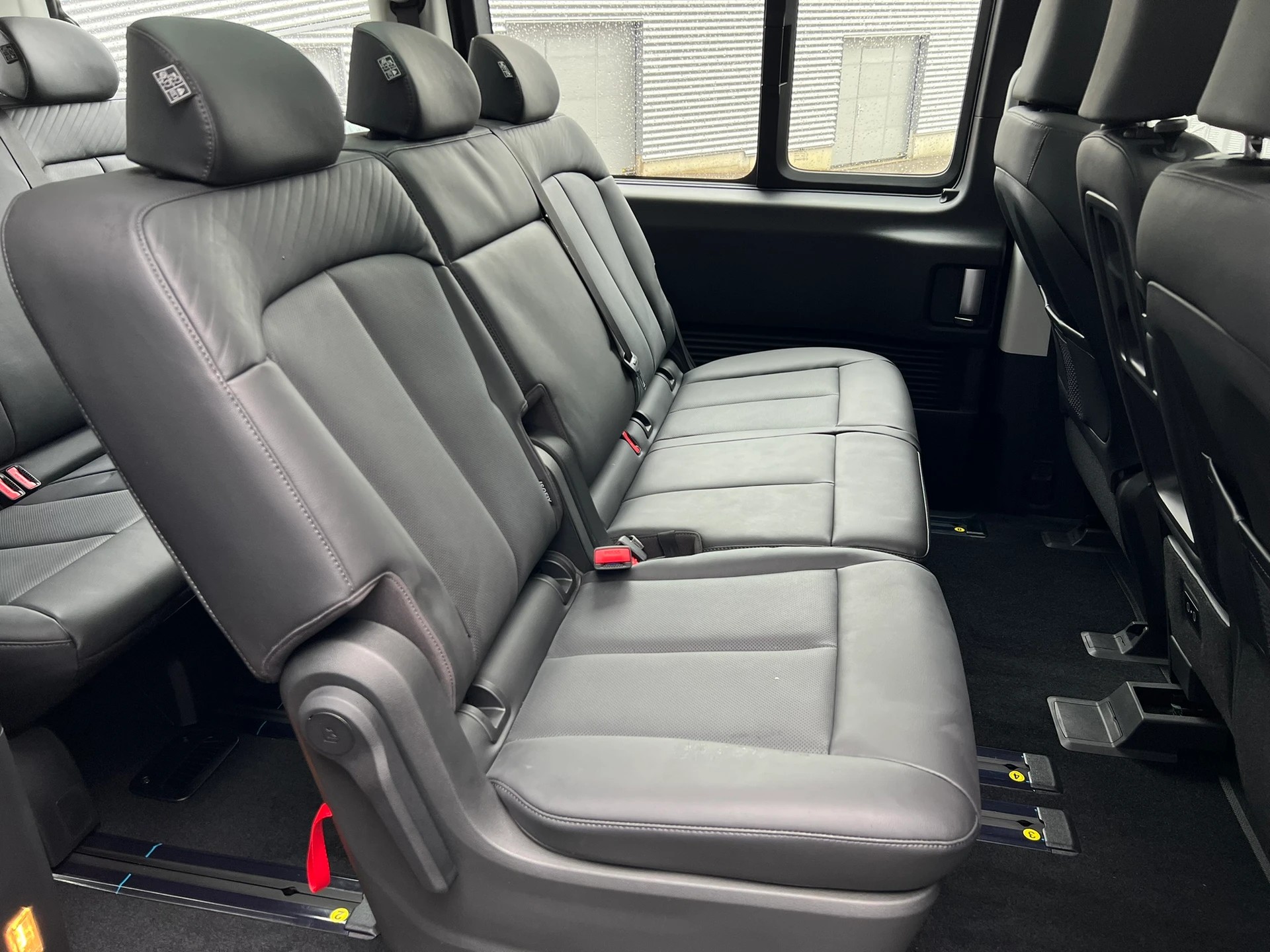 Image HYUNDAI STARIA Staria Wagon 1.6 T-GDi HEV Vertex A