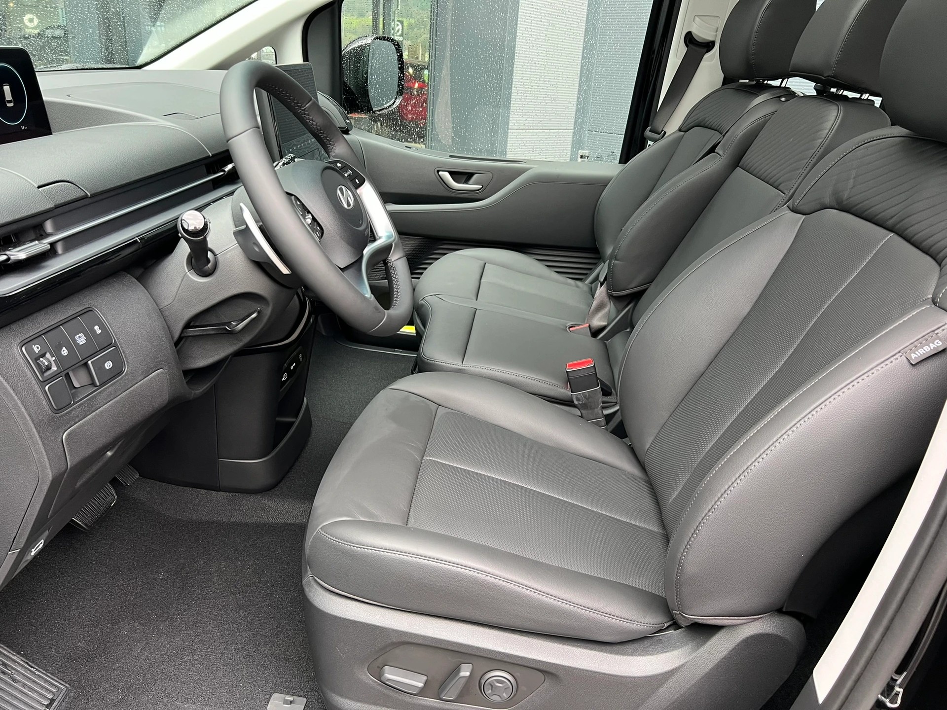 Image HYUNDAI STARIA Staria Wagon 1.6 T-GDi HEV Vertex A