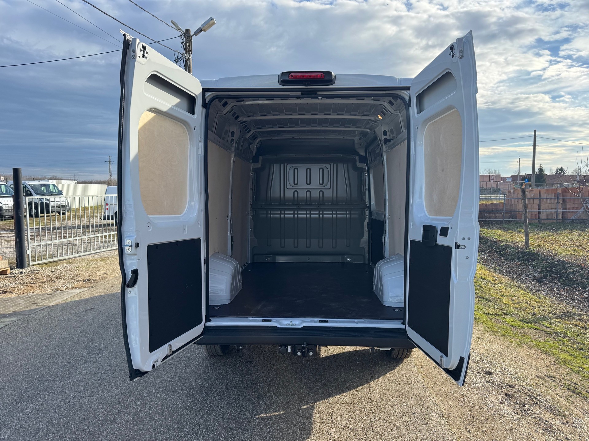 CITROEN Jumper 35 2.2 BlueHDi 140 L2H2 Automatic Getriebe.-showroom-element-2