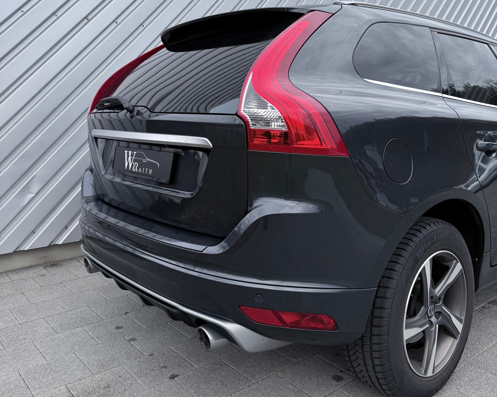 VOLVO XC60 D4 AWD Summum R-Design Geartronic-showroom-element-3