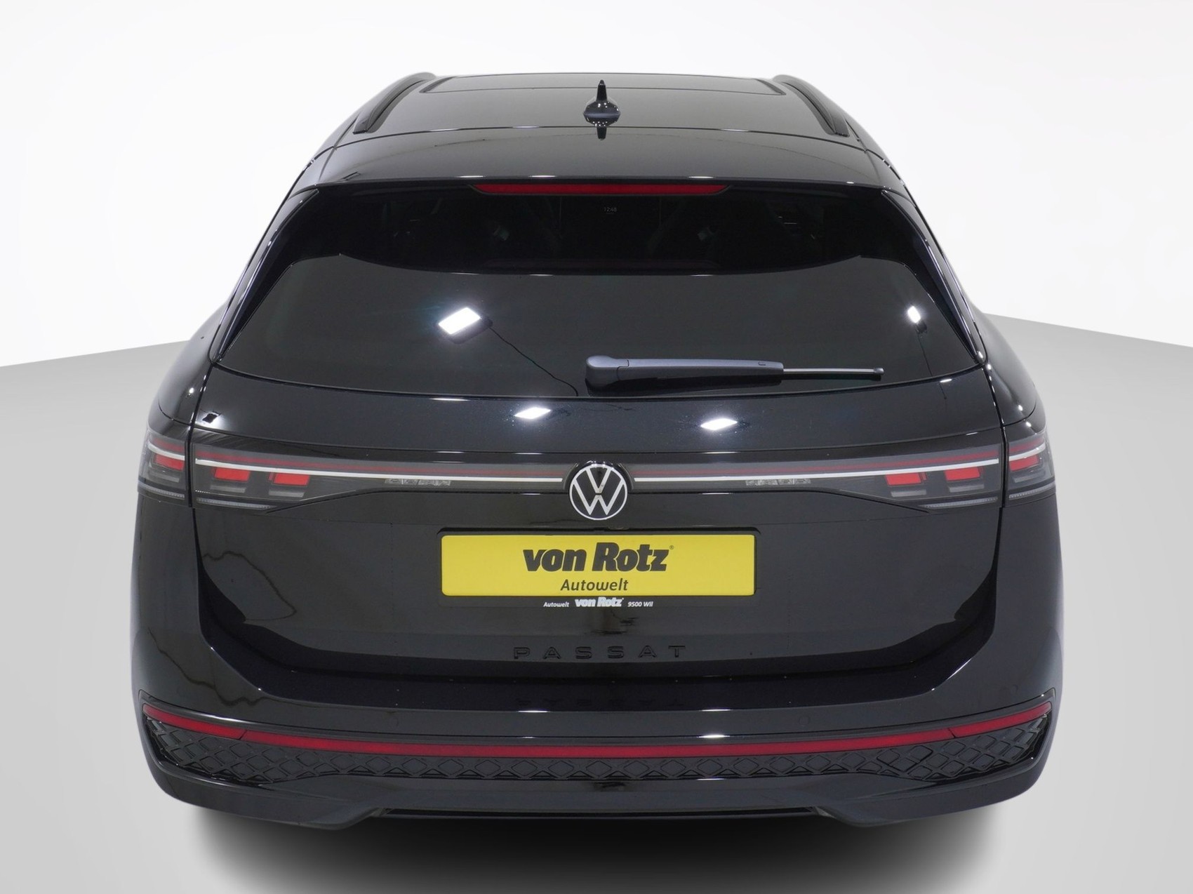 VW PASSAT Variant 2.0 TSI R-Line 4Motion DSG-image-2