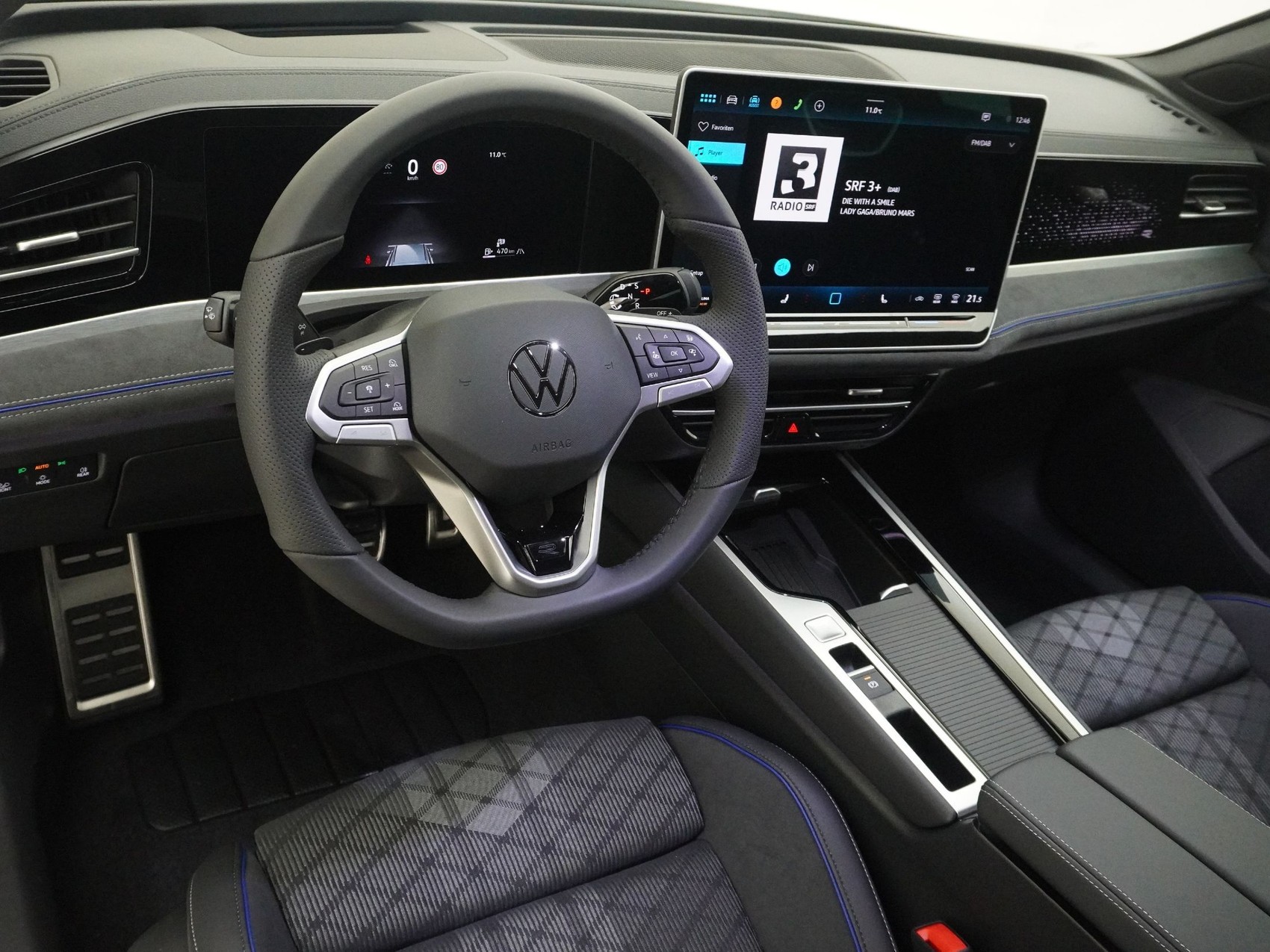 VW PASSAT Variant 2.0 TSI R-Line 4Motion DSG-image-10