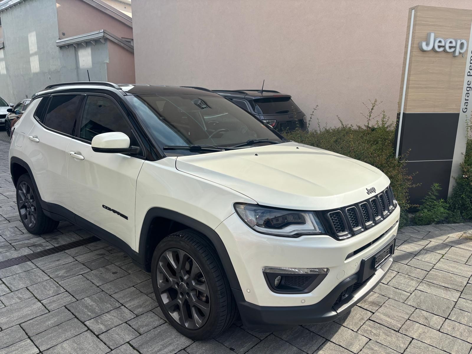 JEEP Compass 1.4 Turbo S (SUV / Geländewagen) Jeep JEEP Compass 1.4 Turbo S (SUV / Geländewagen)