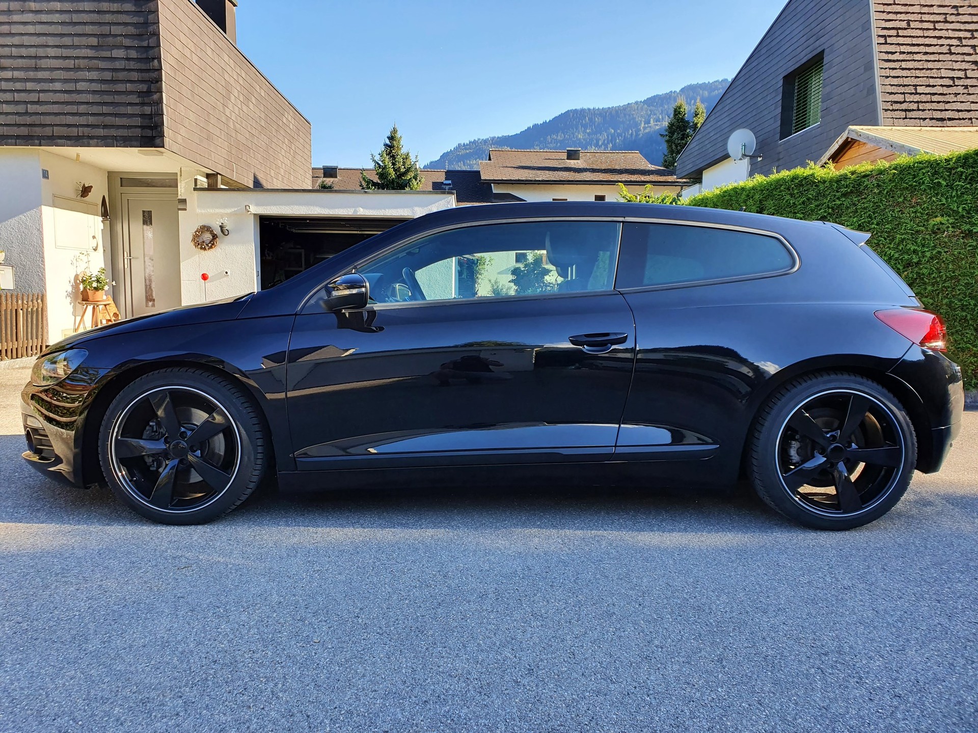 VW Scirocco 2.0 TSI DSG-image-2