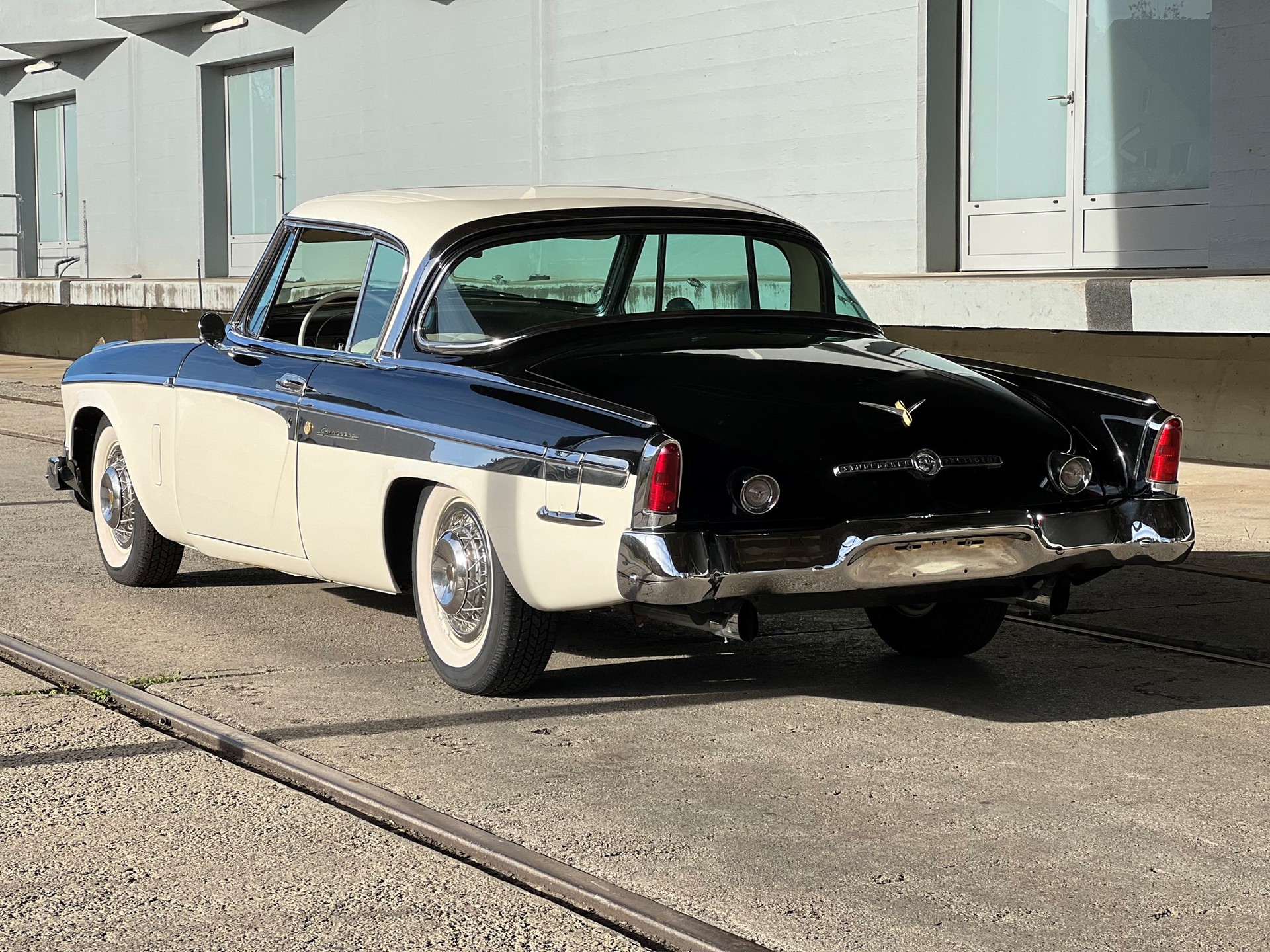 STUDEBAKER Speedster President-image-2
