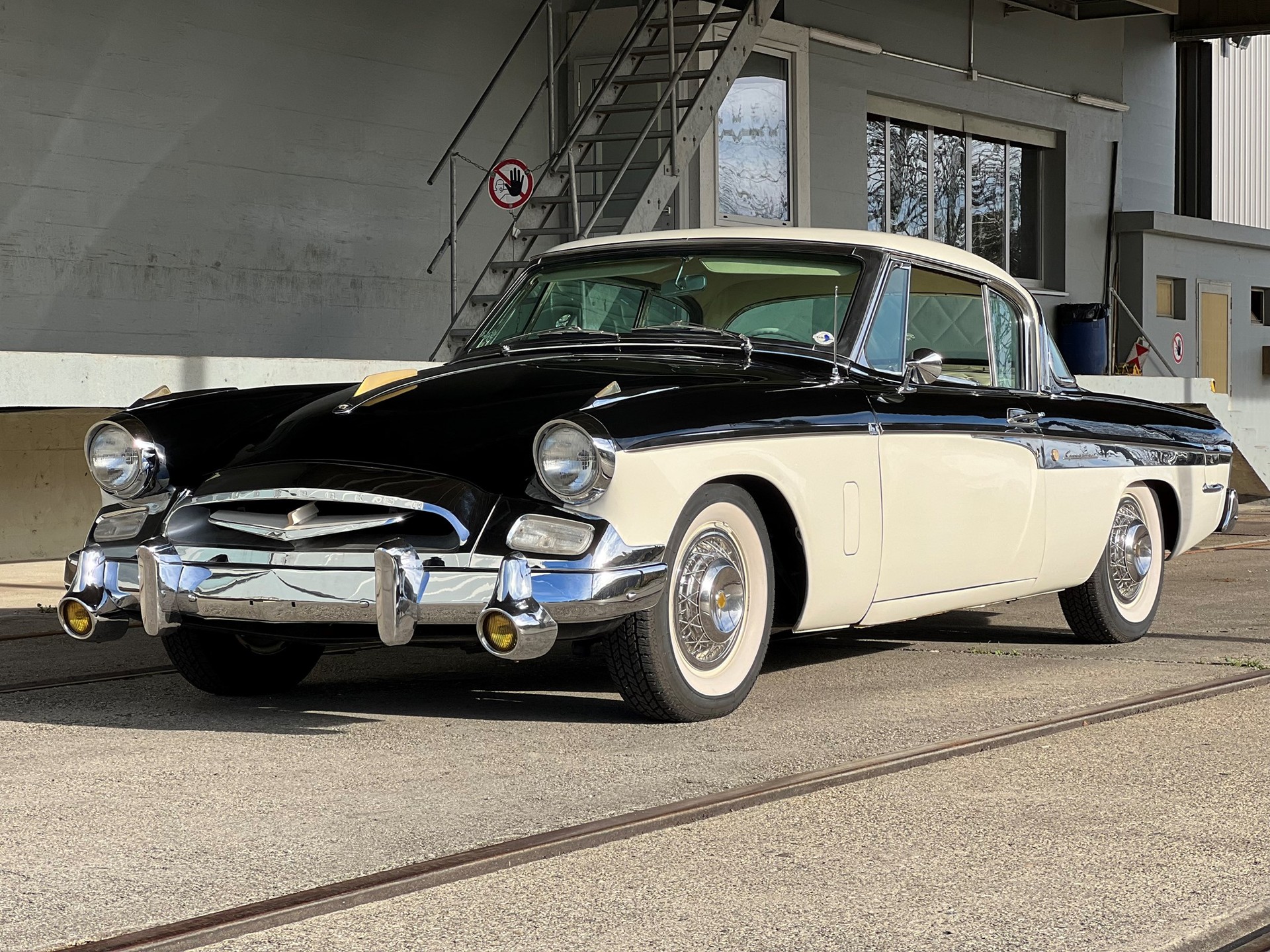 STUDEBAKER Speedster President-image-3