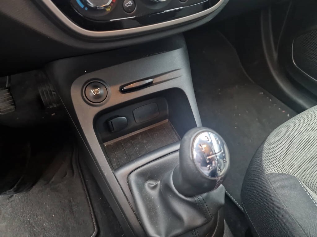 RENAULT Captur 0.9 TCe Dynamique S/S-image-9