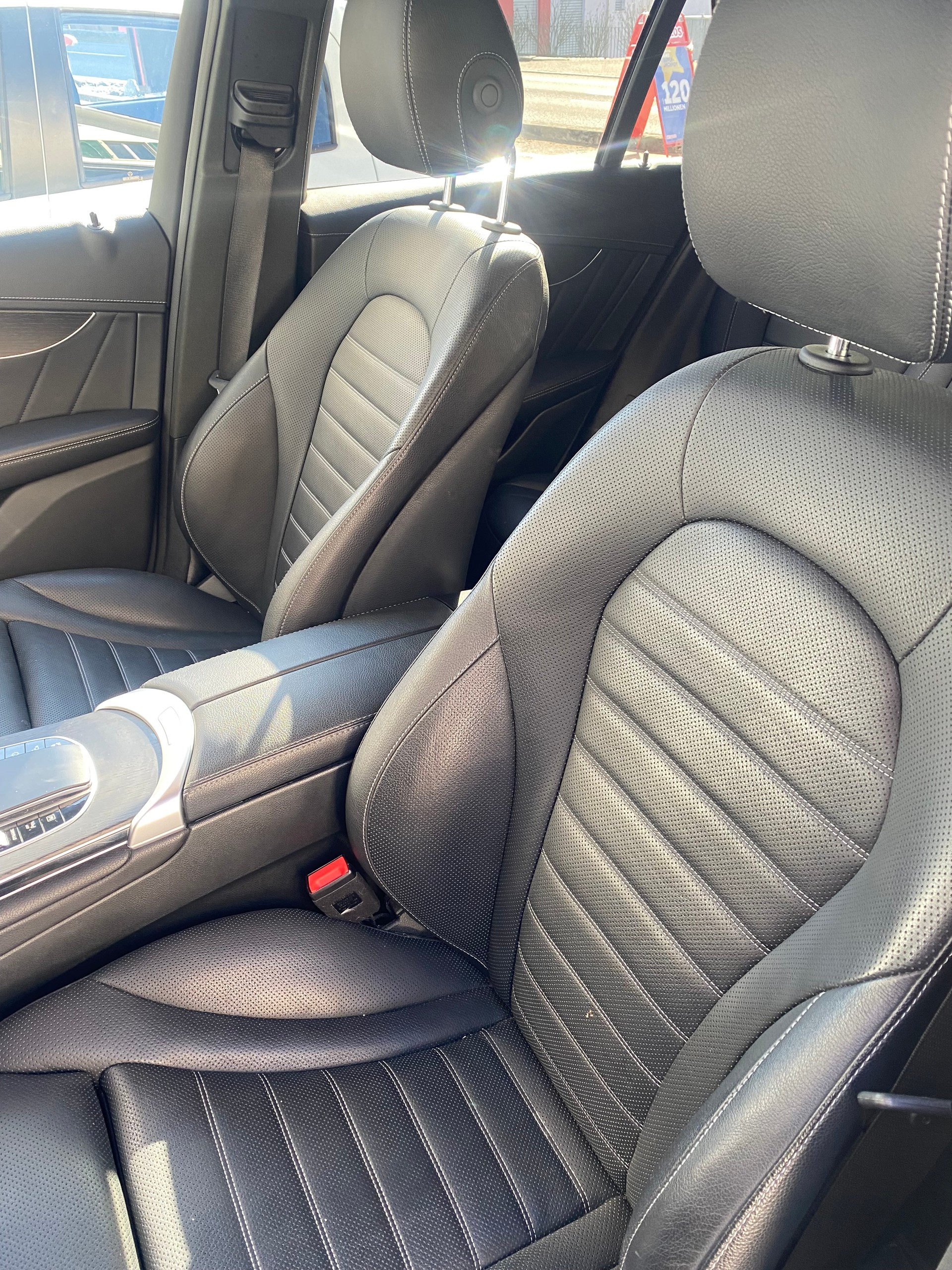 MERCEDES-BENZ GLC 300 de AMG Line 4Matic 9G-Tronic-image-7