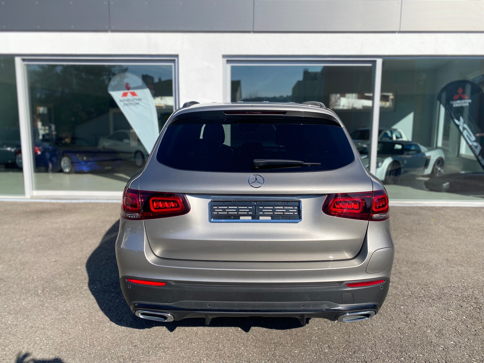 MERCEDES-BENZ GLC 300 de AMG Line 4Matic 9G-Tronic-image-4