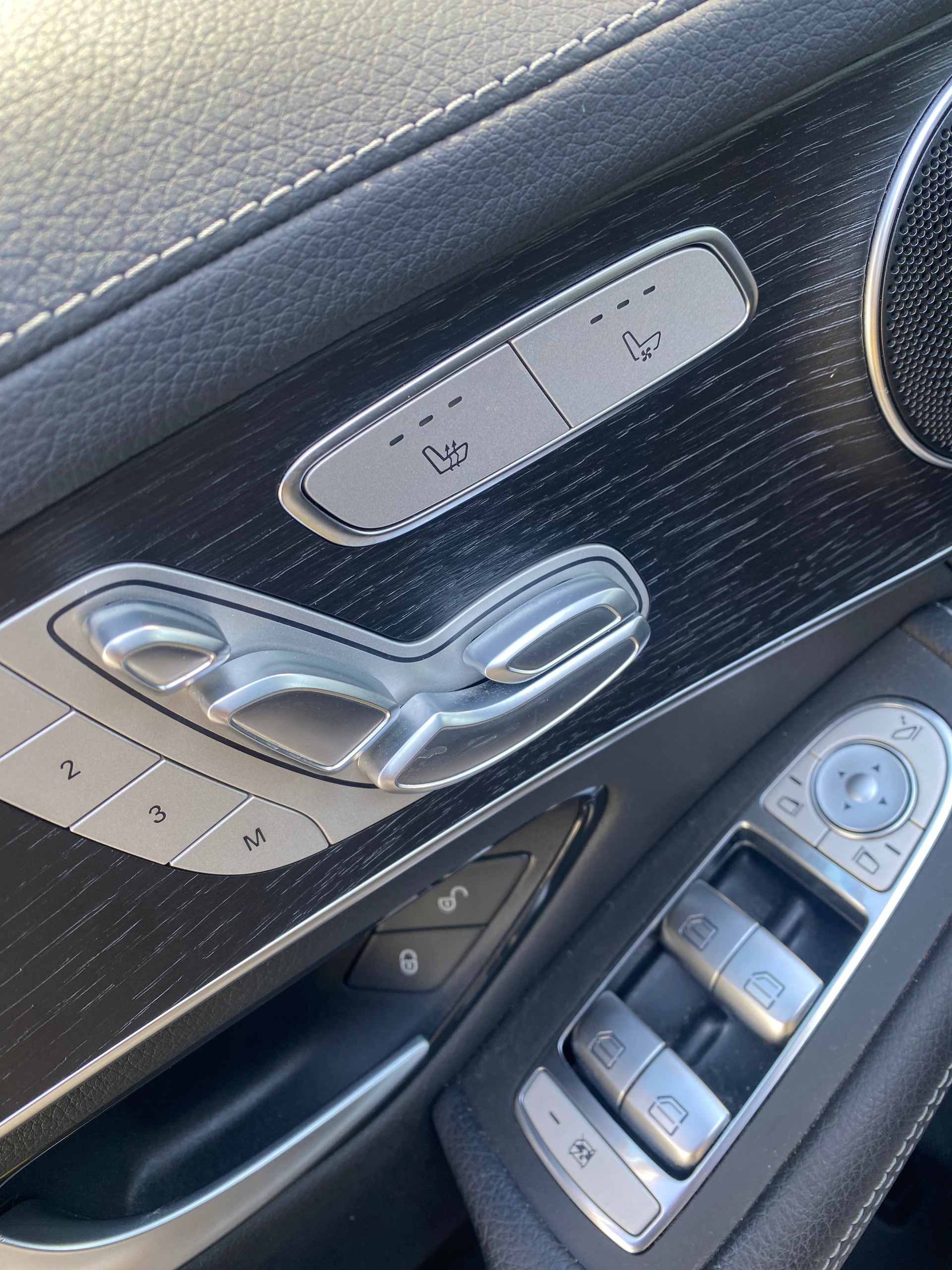 MERCEDES-BENZ GLC 300 de AMG Line 4Matic 9G-Tronic-image-8