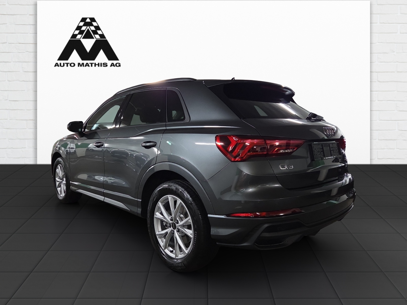 AUDI Q3 40 TFSI S line quattro S-tronic-showroom-element-3