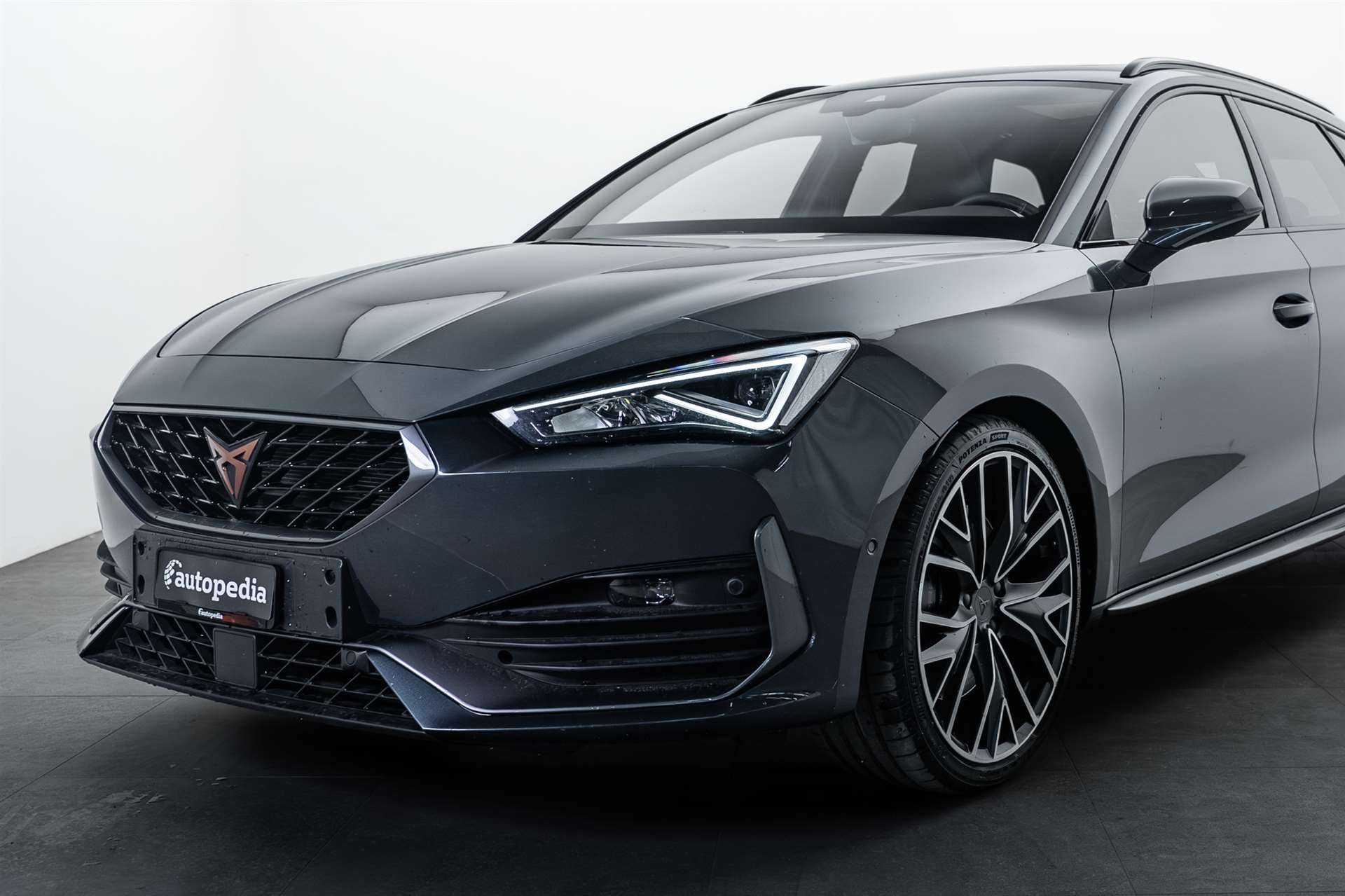 CUPRA LEON ST 2.0 TSI 310PS VZ DSG 4Drive-image-1