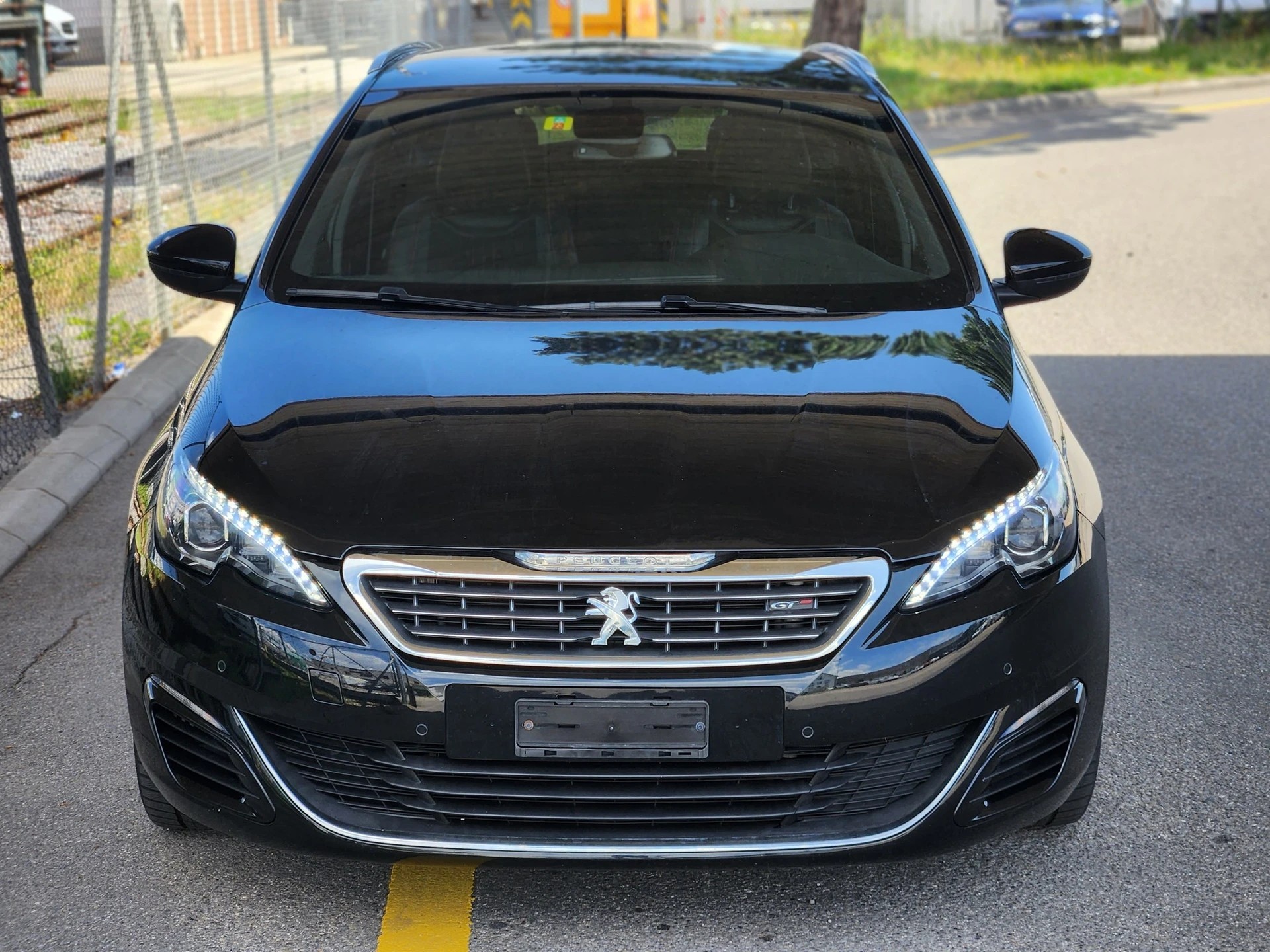 PEUGEOT 308 SW 1.6 eTHP GT-showroom-element-1