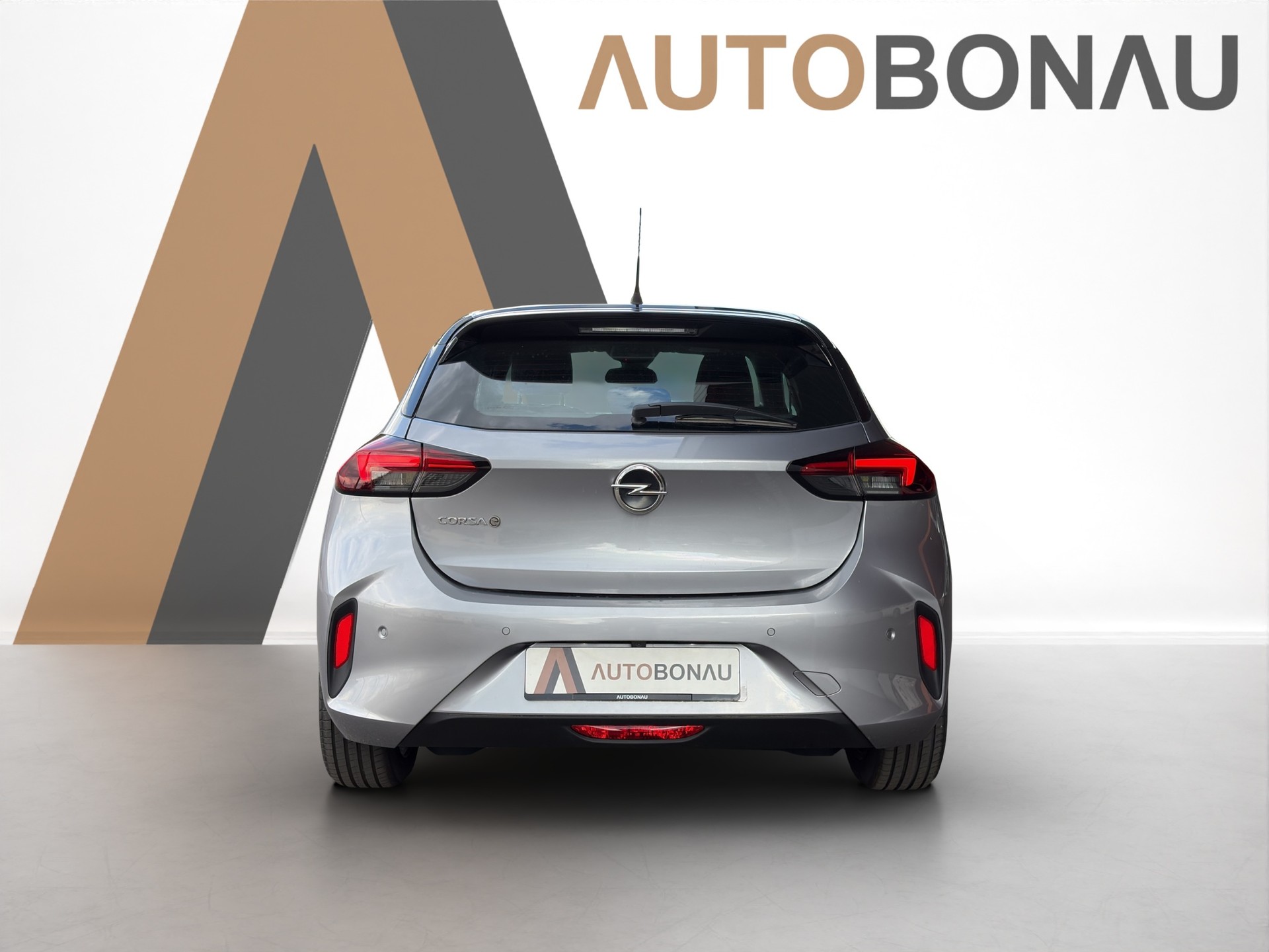OPEL Corsa e-Elegance-showroom-element-3