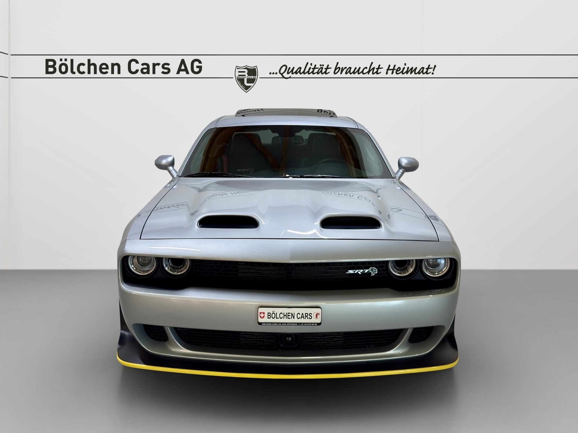 DODGE Challenger SRT Hellcat 6.2 V8 Widebody-showroom-element-1