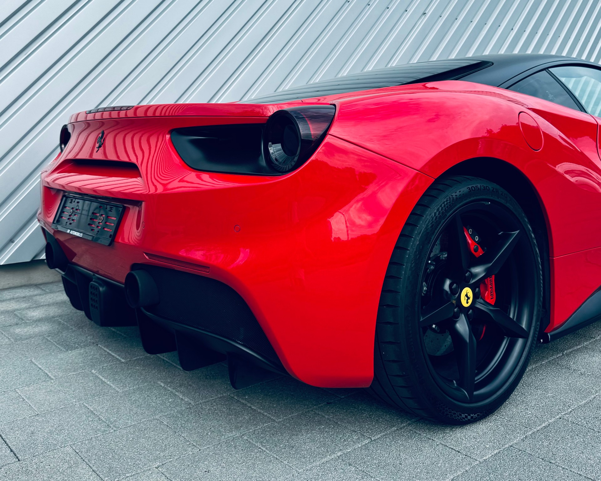 FERRARI 488 GTB 3.9 V8-showroom-element-3