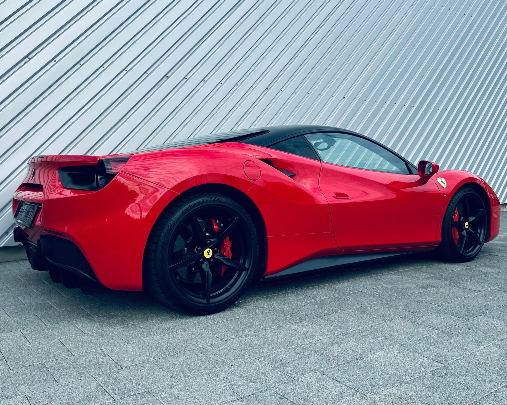FERRARI 488 GTB 3.9 V8-showroom-element-2