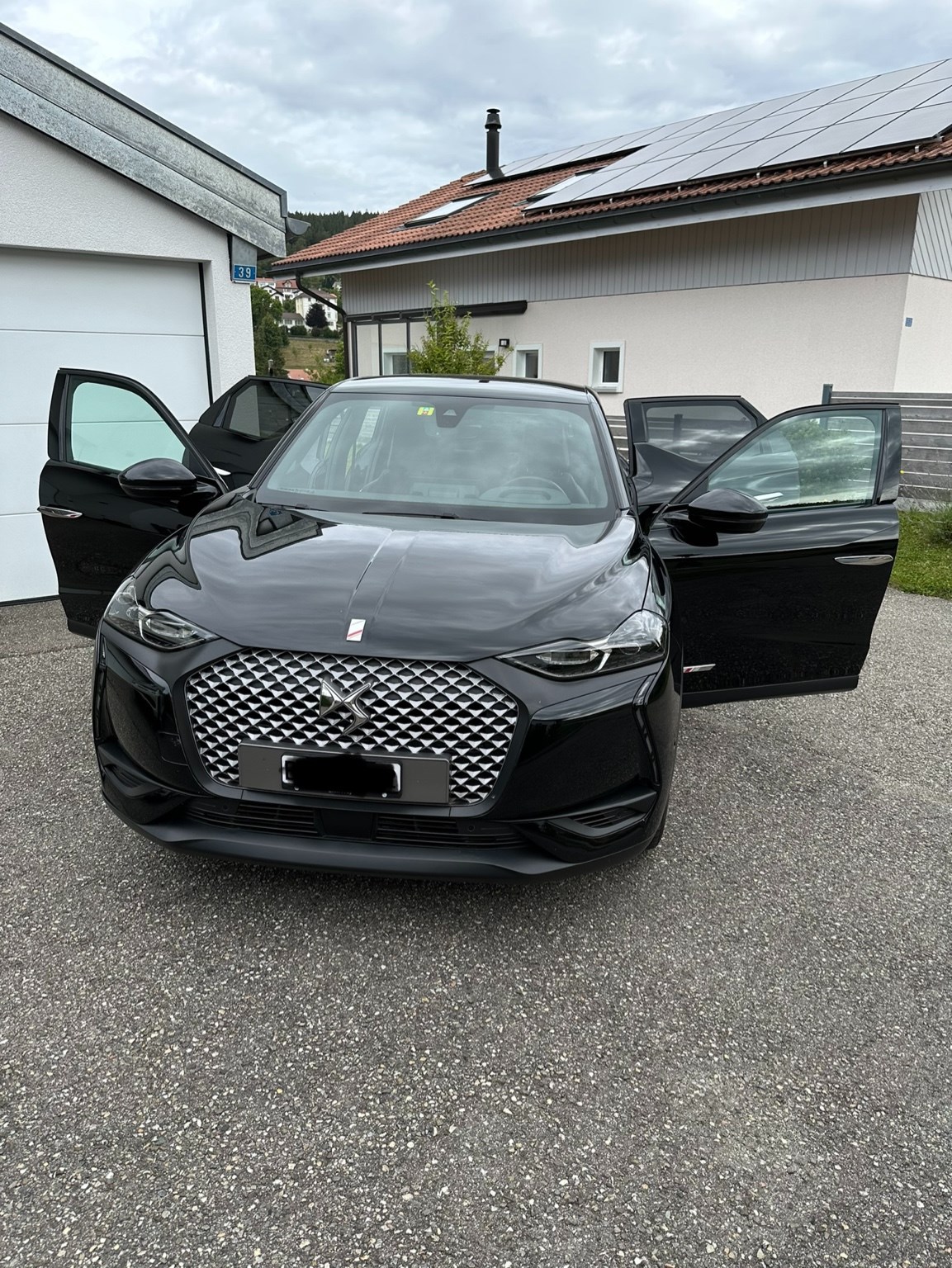 DS AUTOMOBILES DS 3 Crossback E-Tense 136 Performance Line-image-2