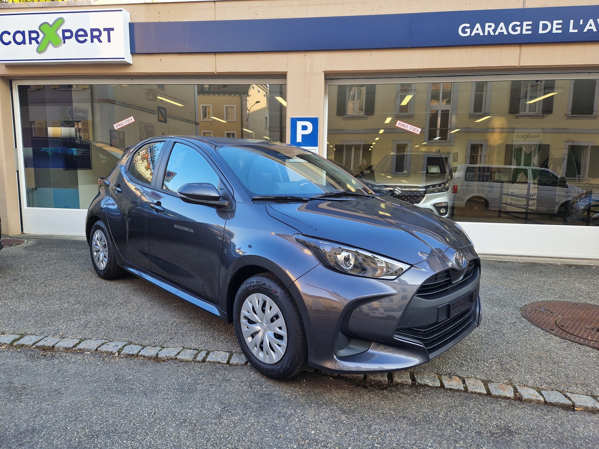 TOYOTA Yaris 1.5 Comfort e-CVT