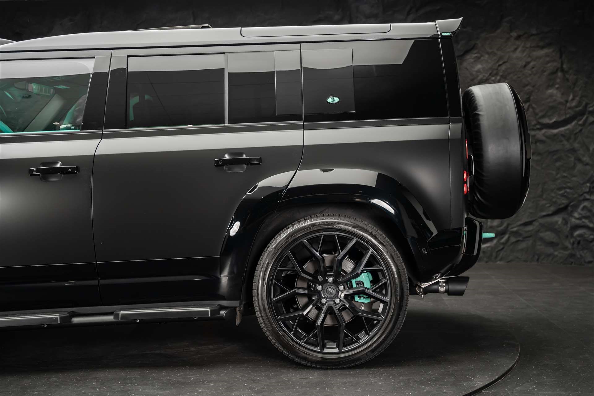 LAND ROVER Defender 110 525 V8 5.0 AT8 *URBAN* Tiffany Edition*-image-15