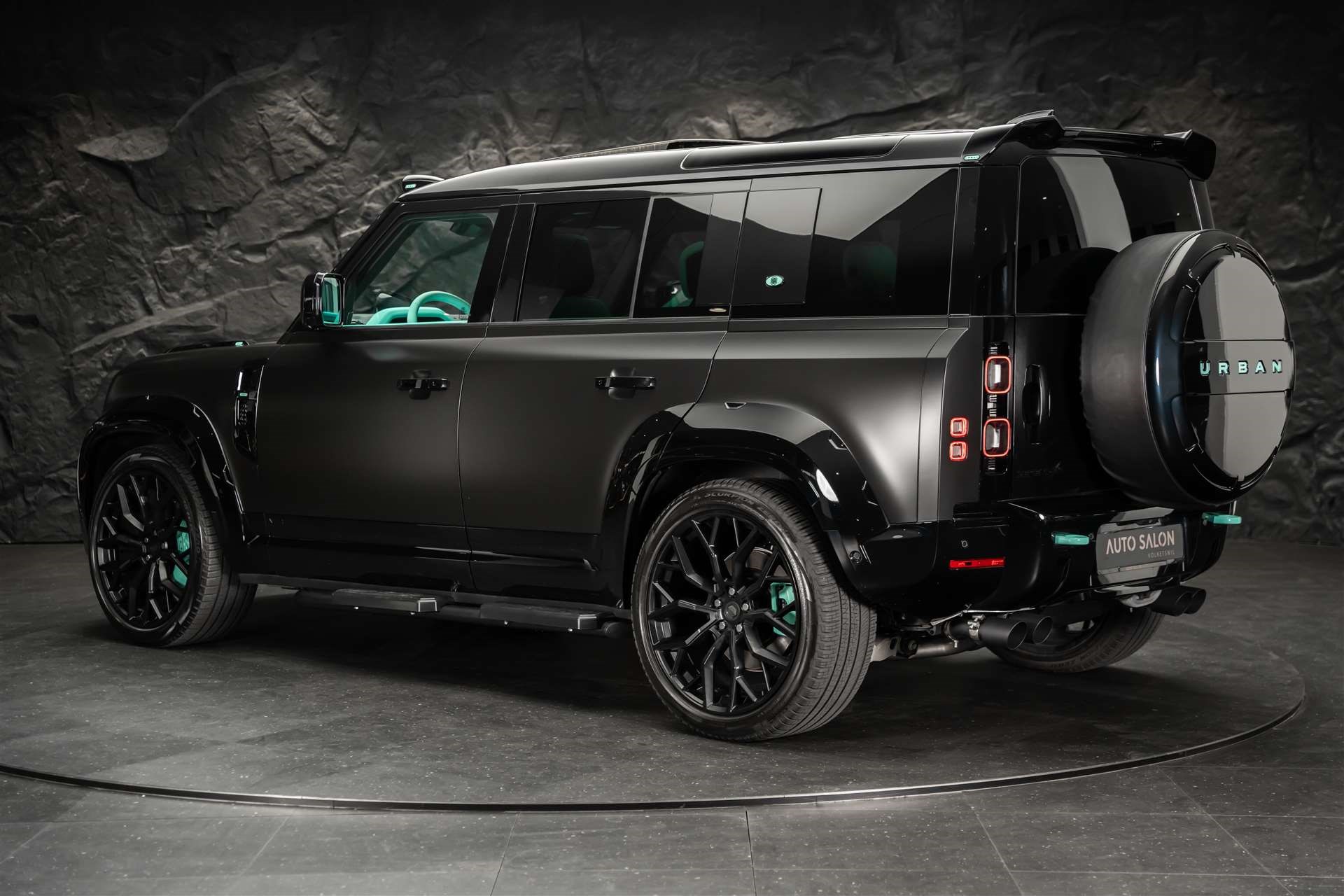 LAND ROVER Defender 110 525 V8 5.0 AT8 *URBAN*-showroom-element-2
