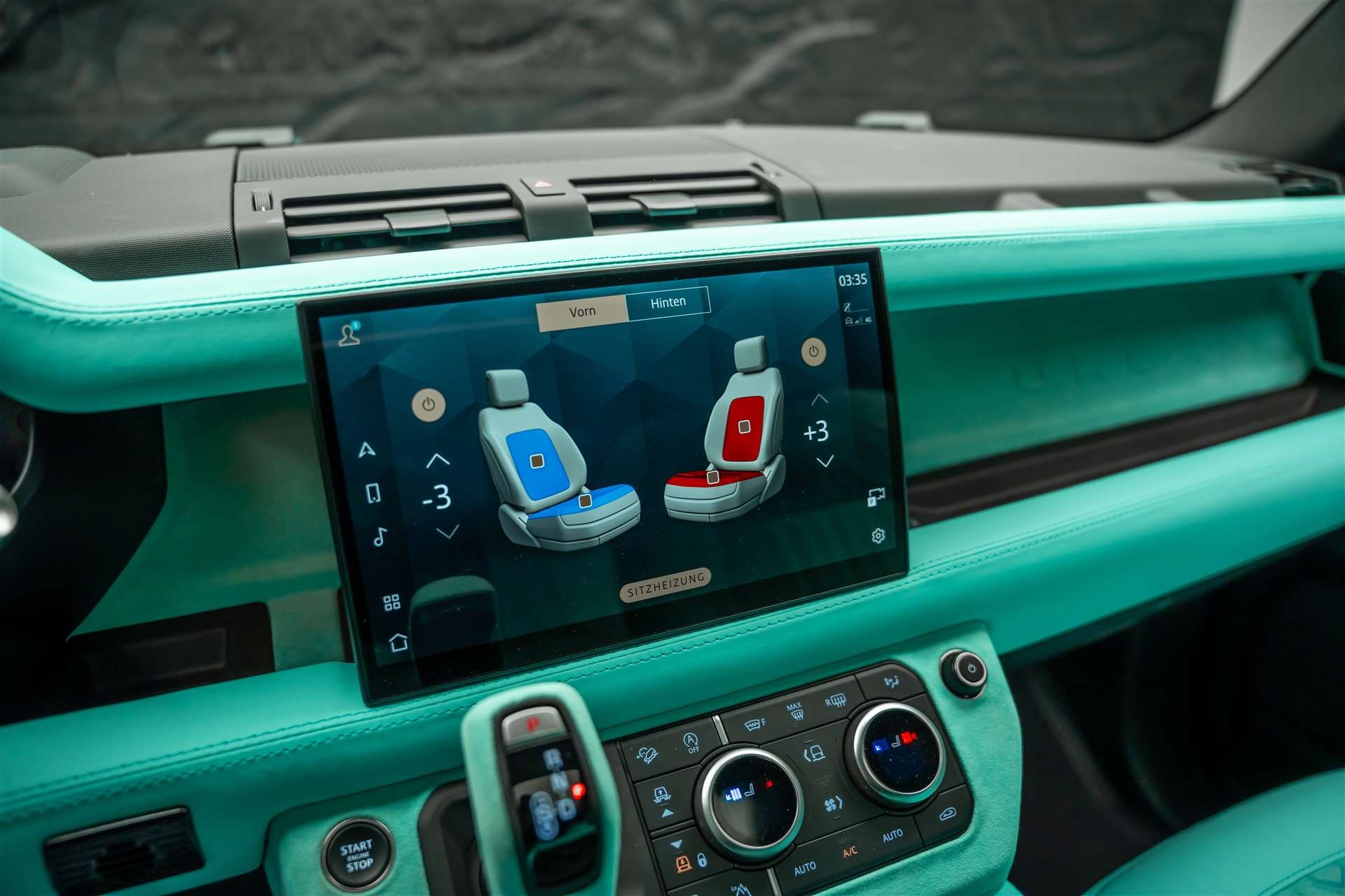 LAND ROVER Defender 110 525 V8 5.0 AT8 *URBAN* Tiffany Edition*-image-30