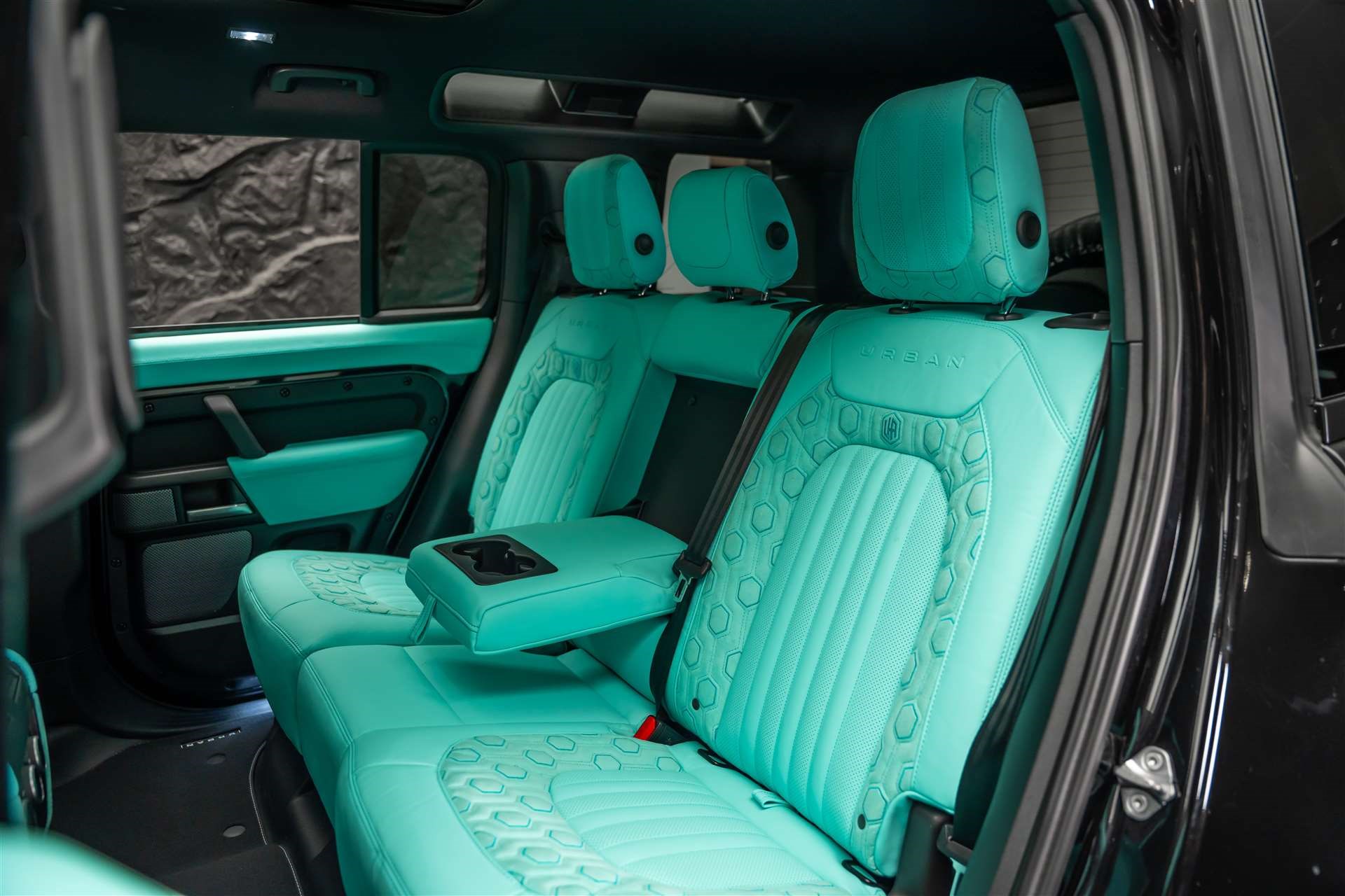 LAND ROVER Defender 110 525 V8 5.0 AT8 *URBAN* Tiffany Edition*-image-9