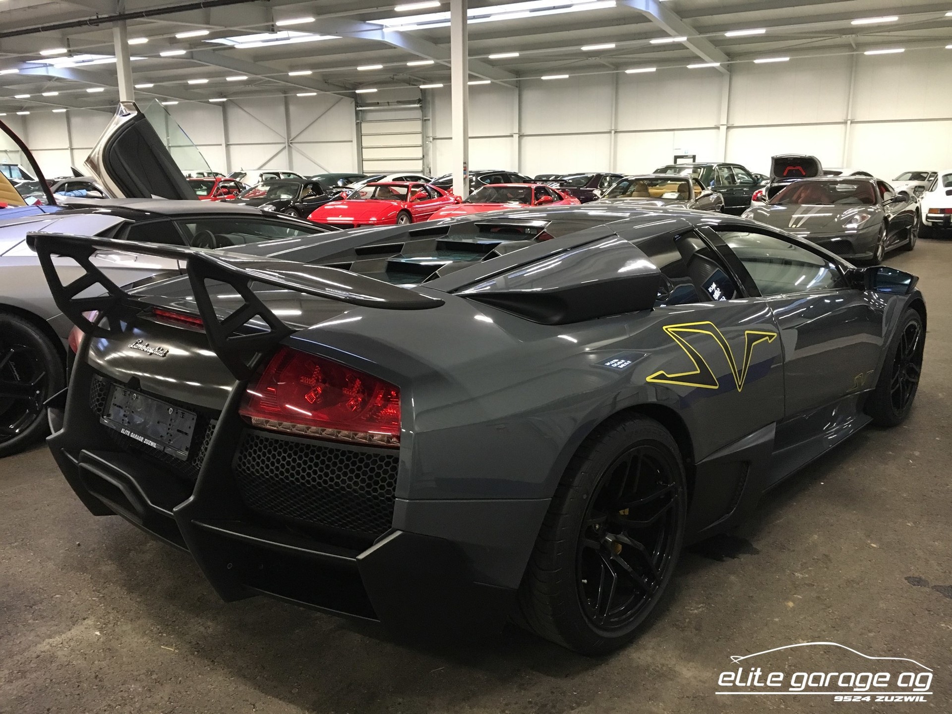 LAMBORGHINI Murciélago LP670-4 SV Cpé-image-9