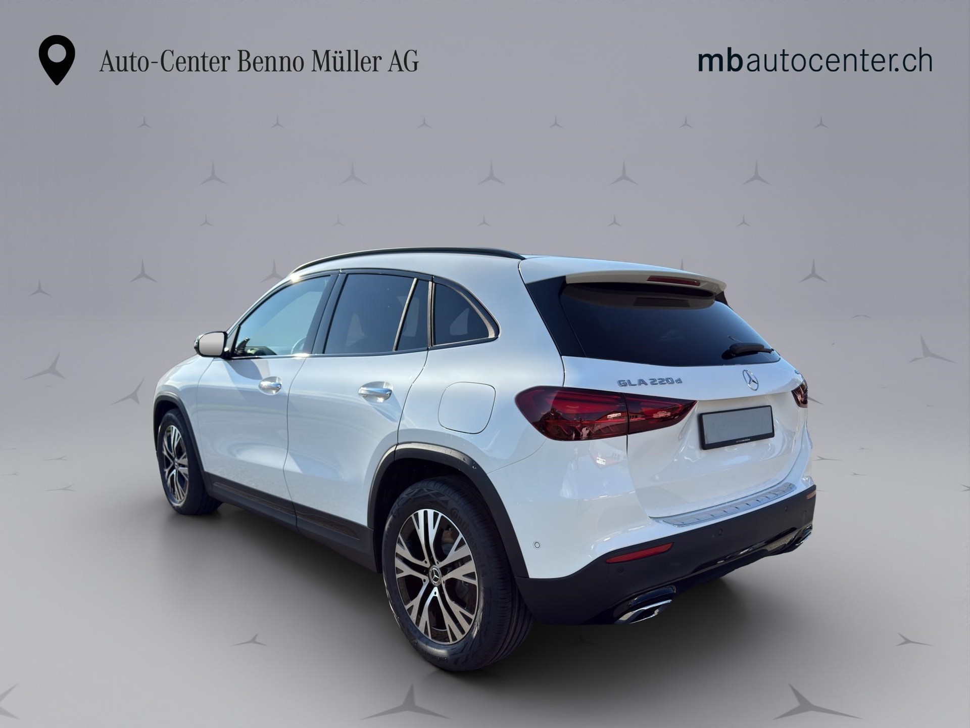 MERCEDES-BENZ GLA 220 d Swiss Star Progressive 4matic-showroom-element-2