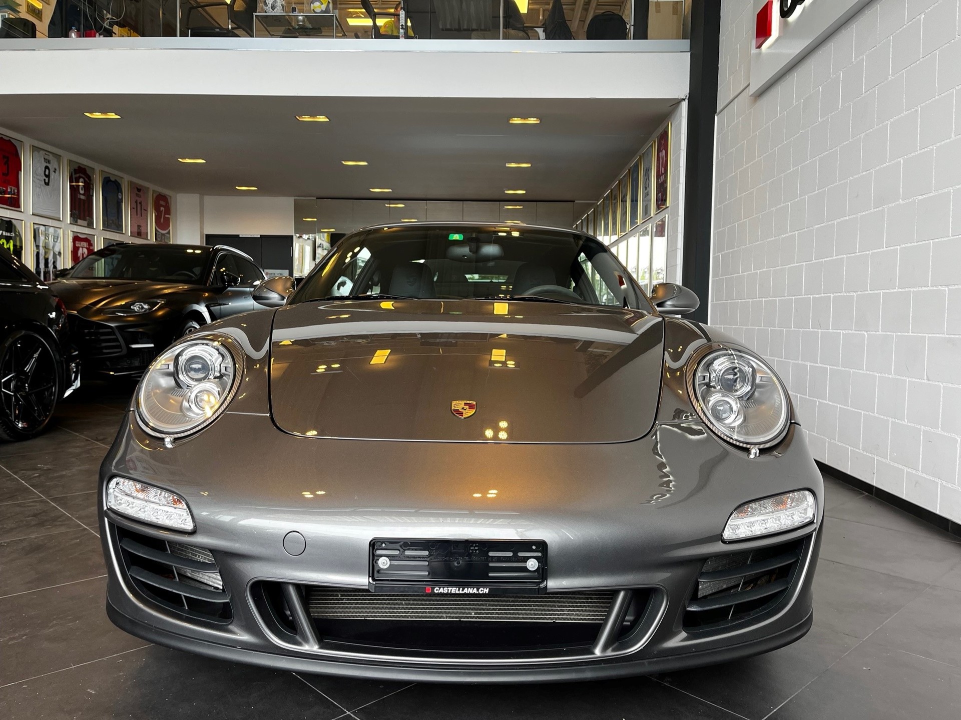 PORSCHE 911 Carrera 4 GTS-showroom-element-2
